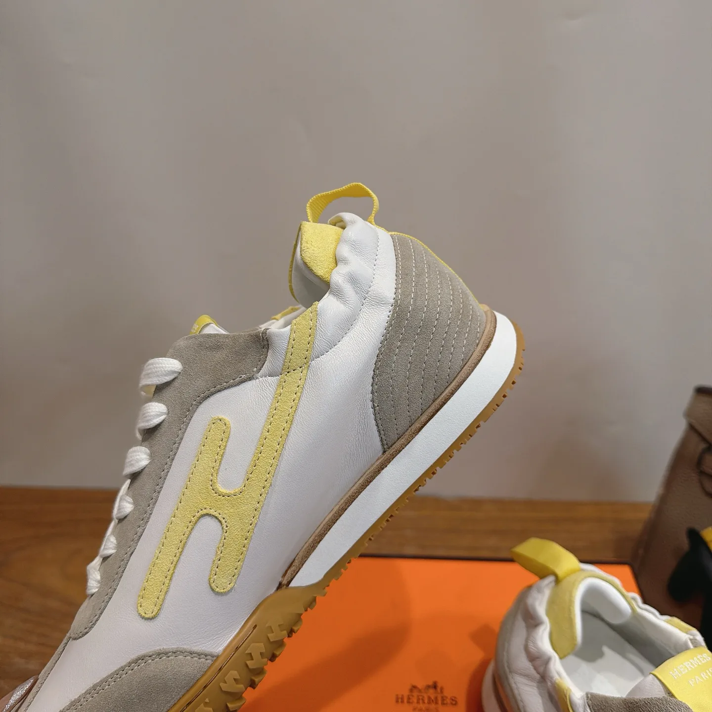 Кроссовки Женские Hermes 18729595