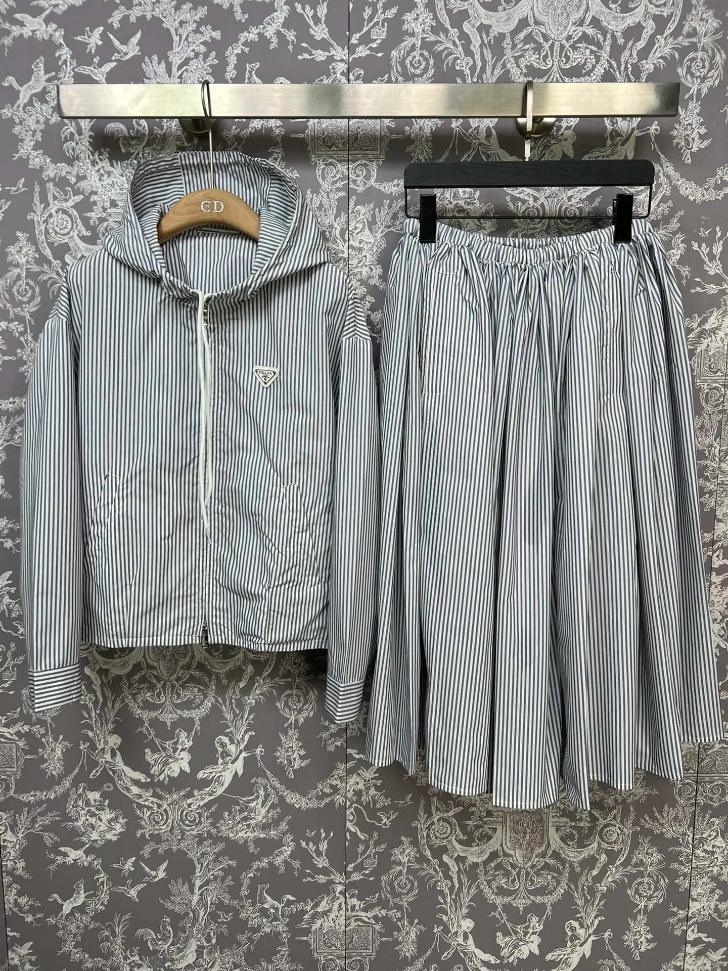 Куртки Женские Prada Куртки Женские Prada