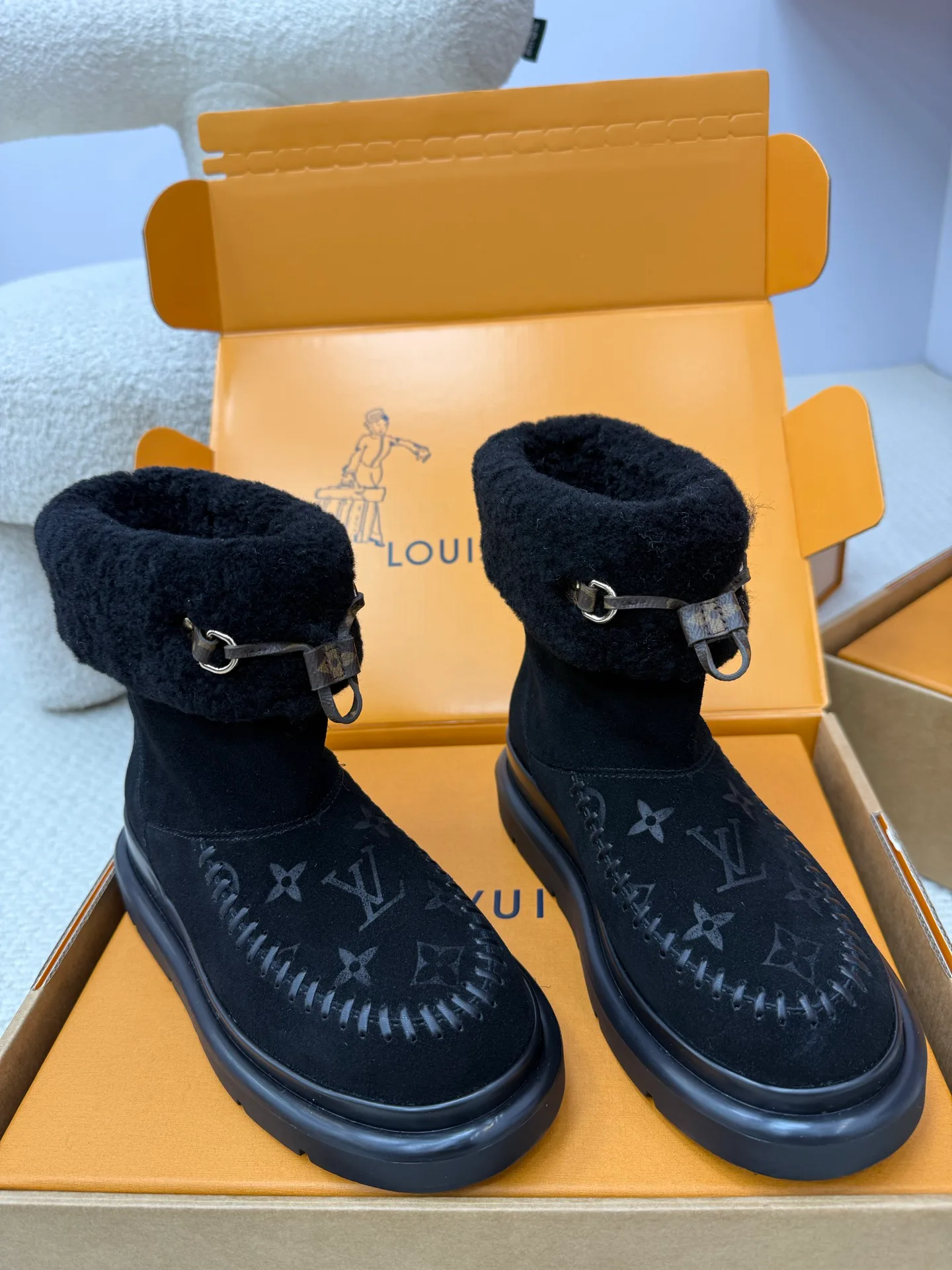 Угги Женские Louis Vuitton 808231