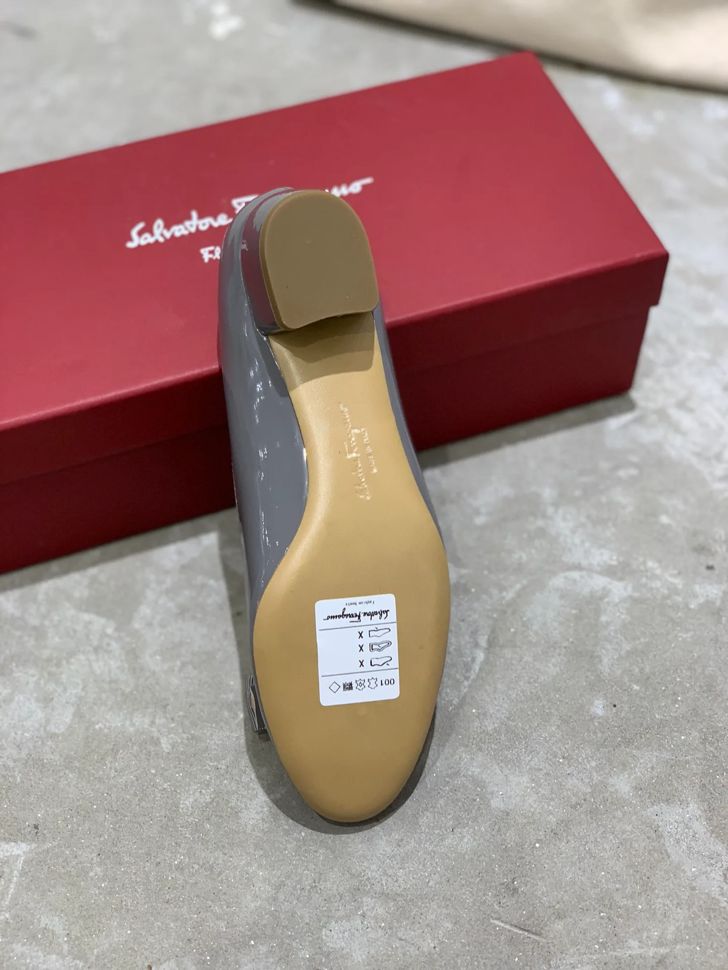 Балетки Женские Salvatore Ferragamo 18340672