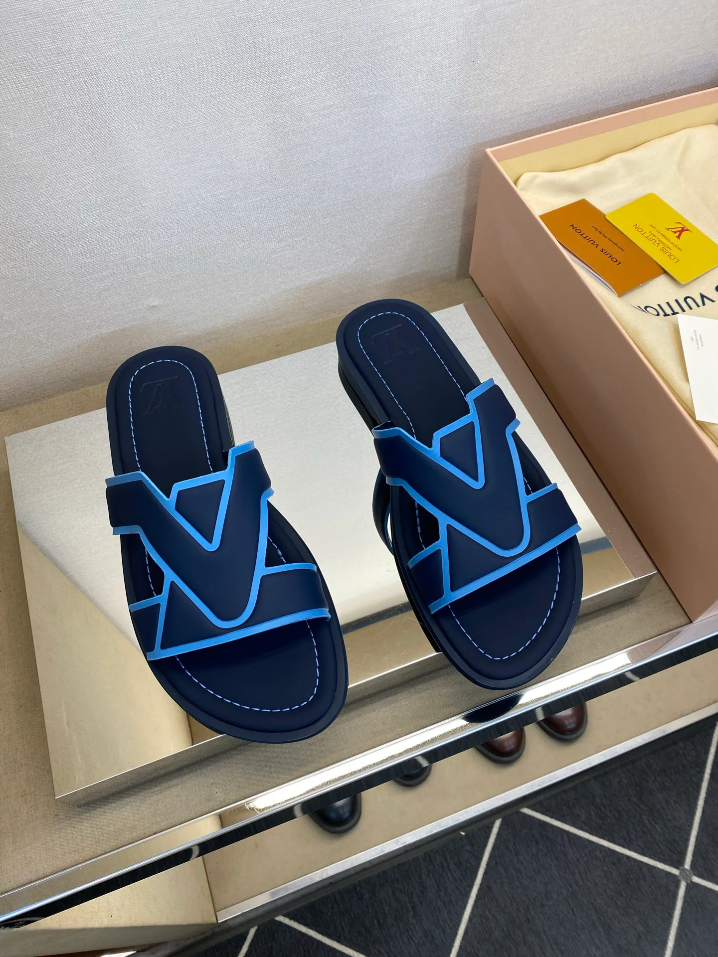 Шлепанцы Мужские Louis Vuitton 13080177