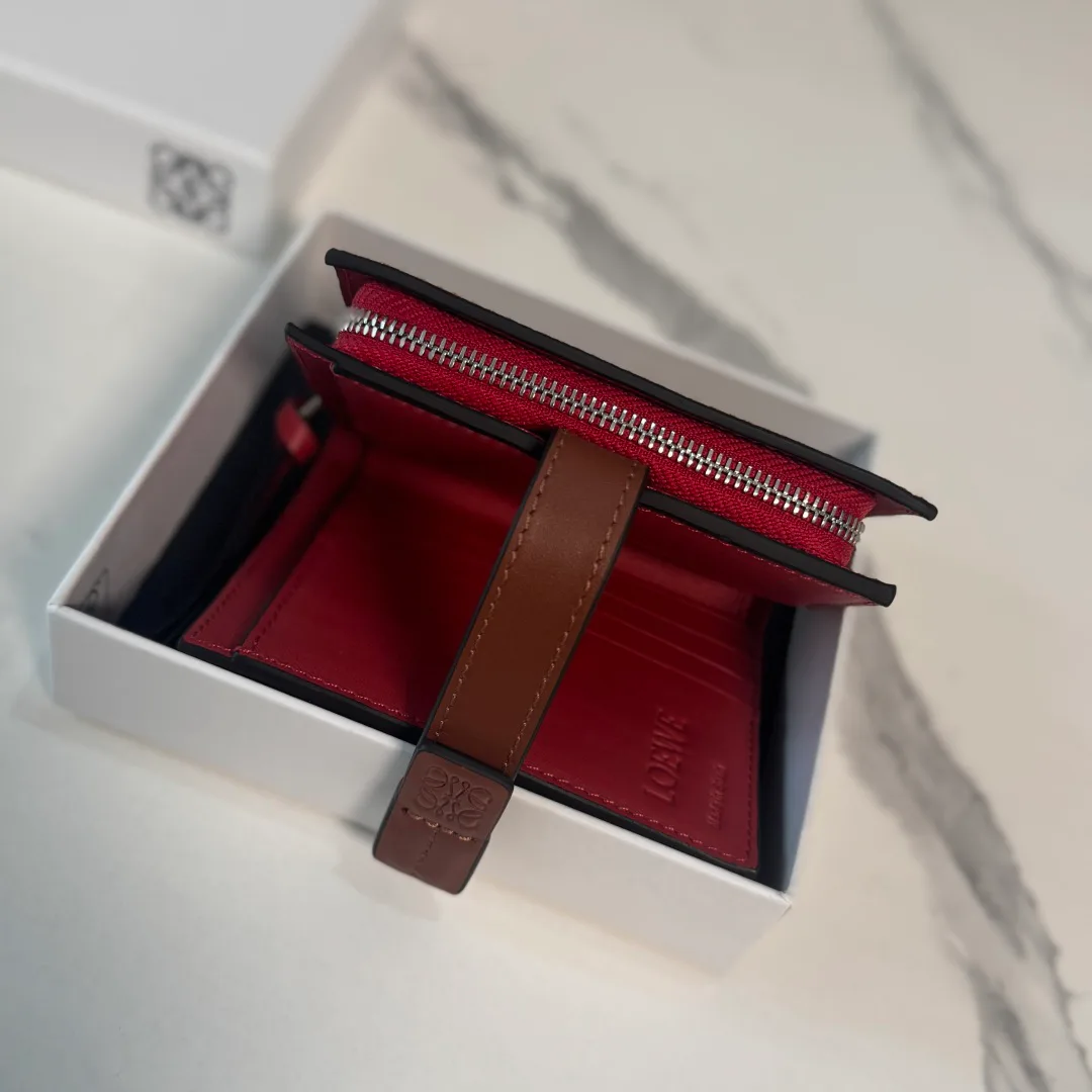 Клатчи Женские Loewe 17502816