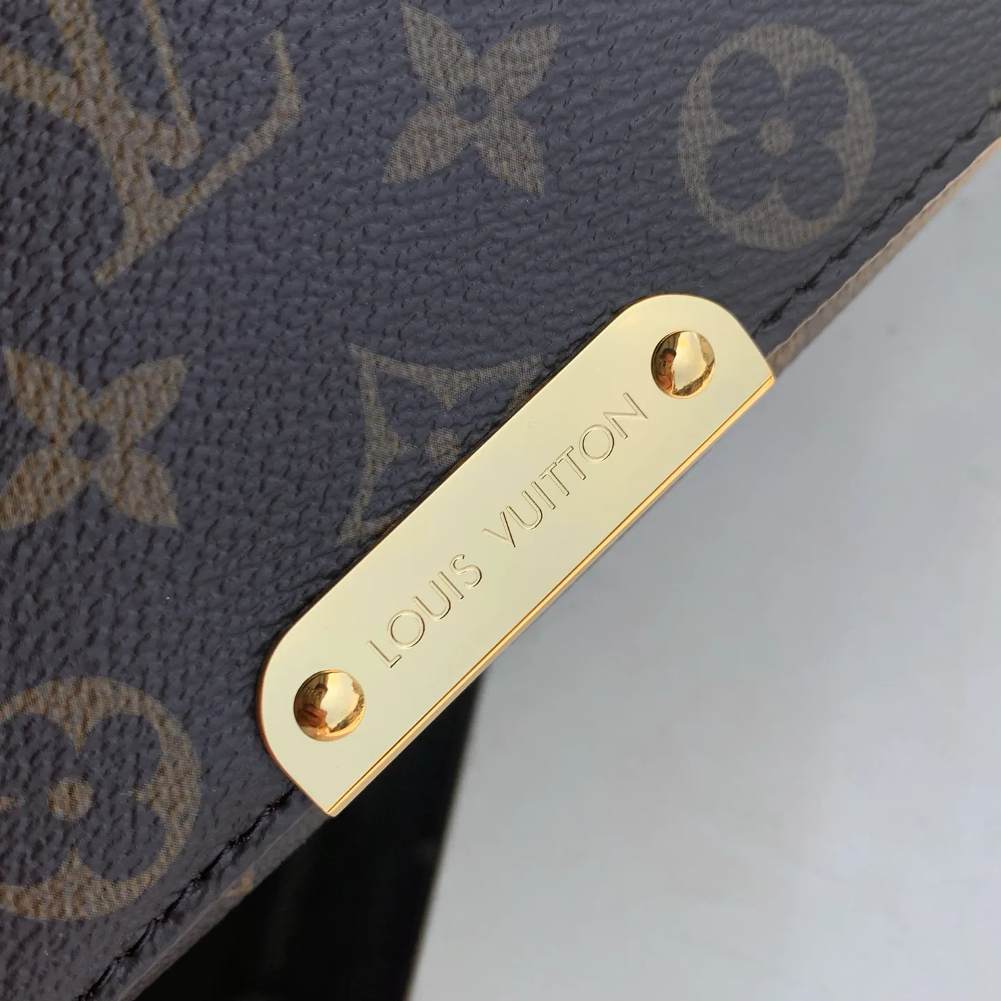 Классические Сумки Женские Louis Vuitton 18147473