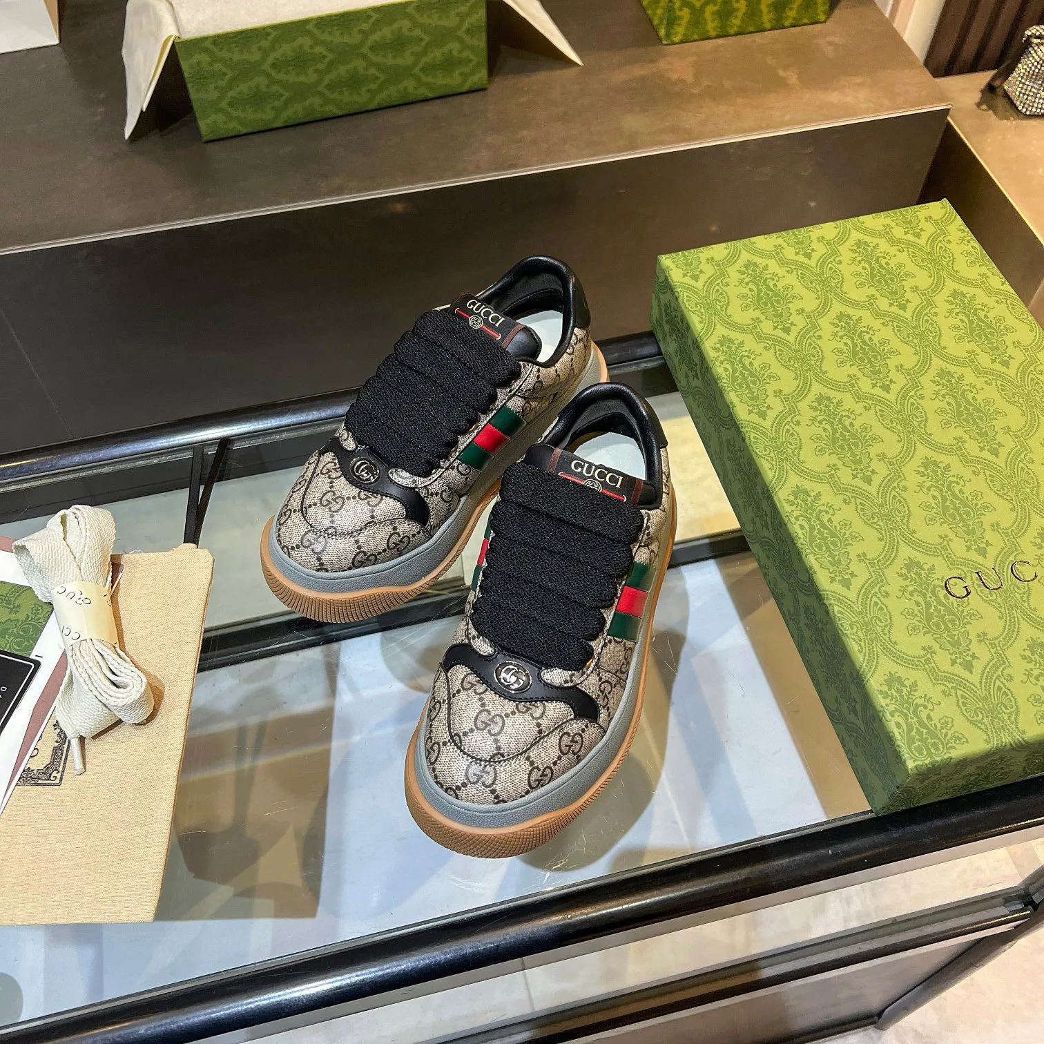 Кроссовки Женские Gucci 907448