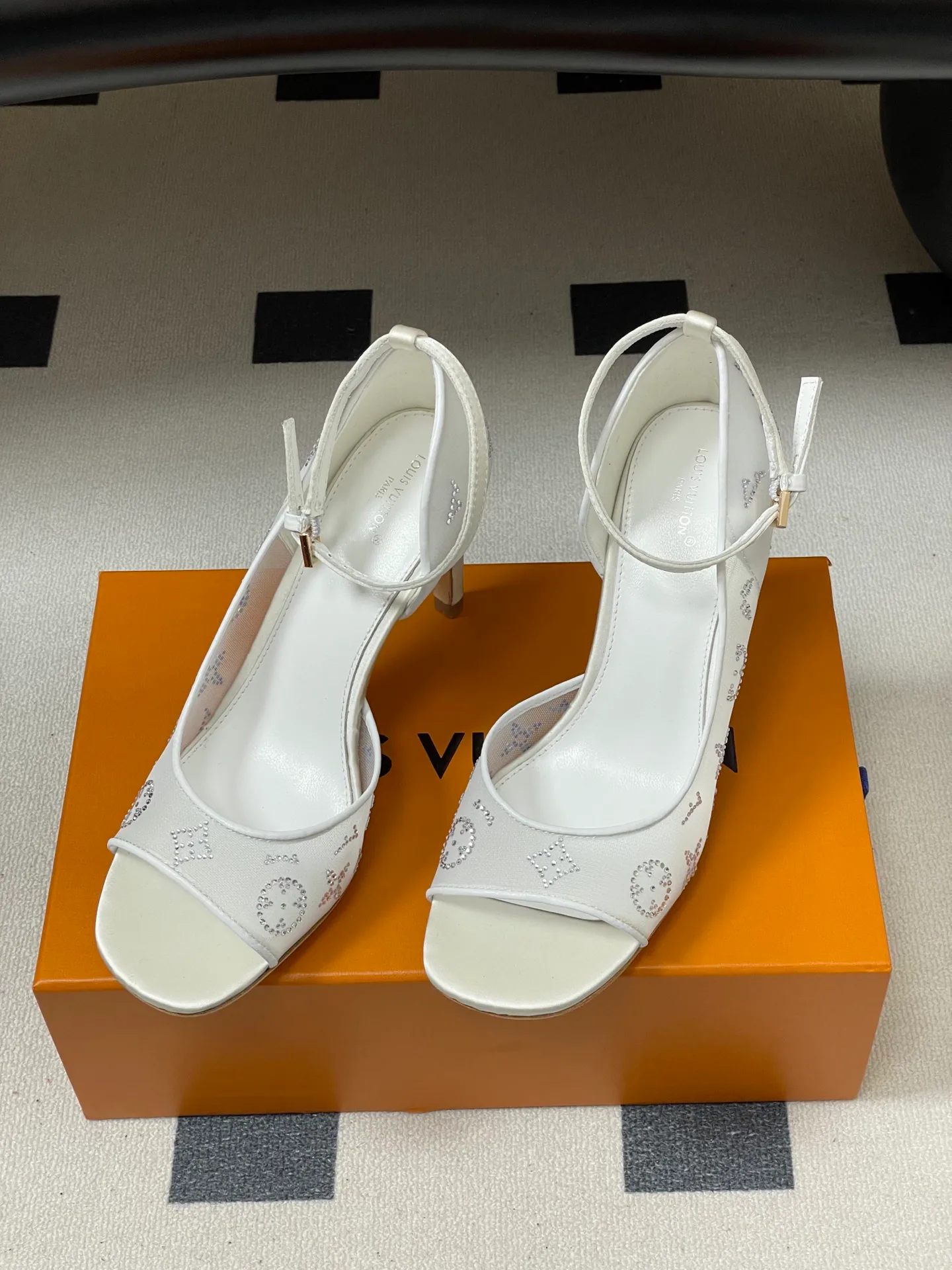 Босоножки Женские Louis Vuitton 11628683