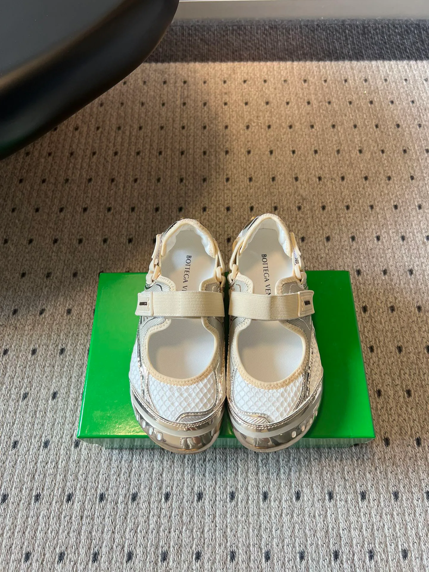 Кроссовки Женские Bottega Veneta 13072483