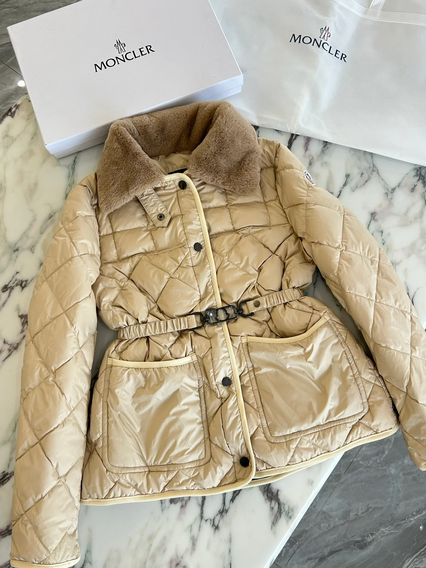 Куртки И Пуховики Мужские Moncler 18231453