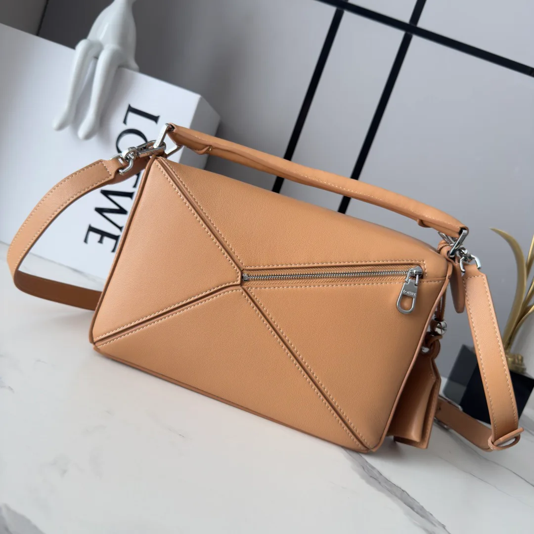 Классические Сумки Женские Loewe 17270394