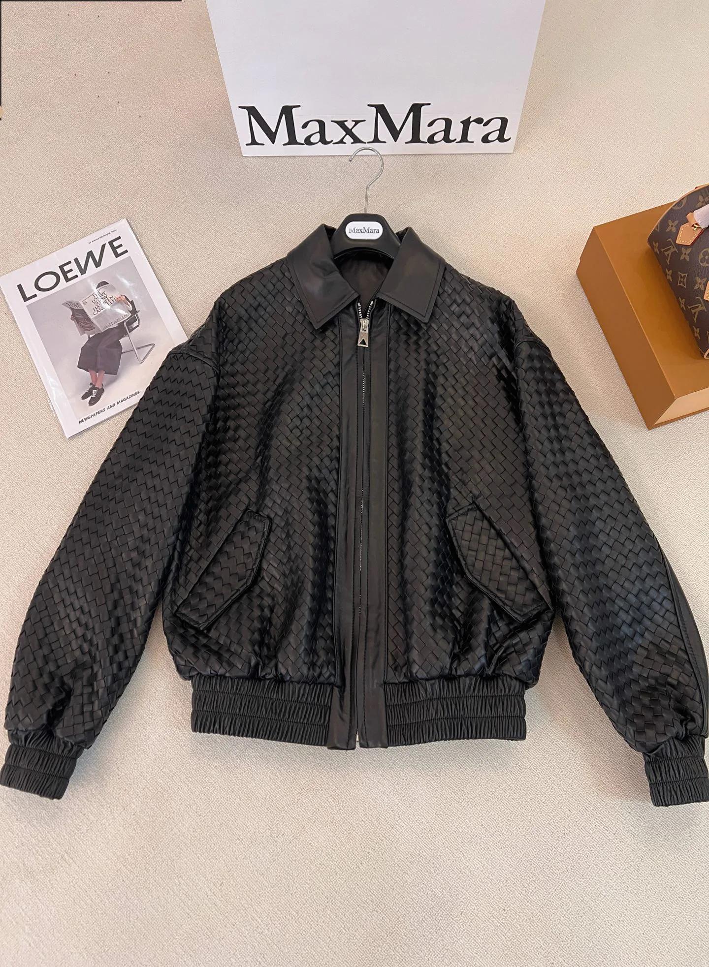 Кожаные Куртки И Дублёнки Женские Bottega Veneta 18064685