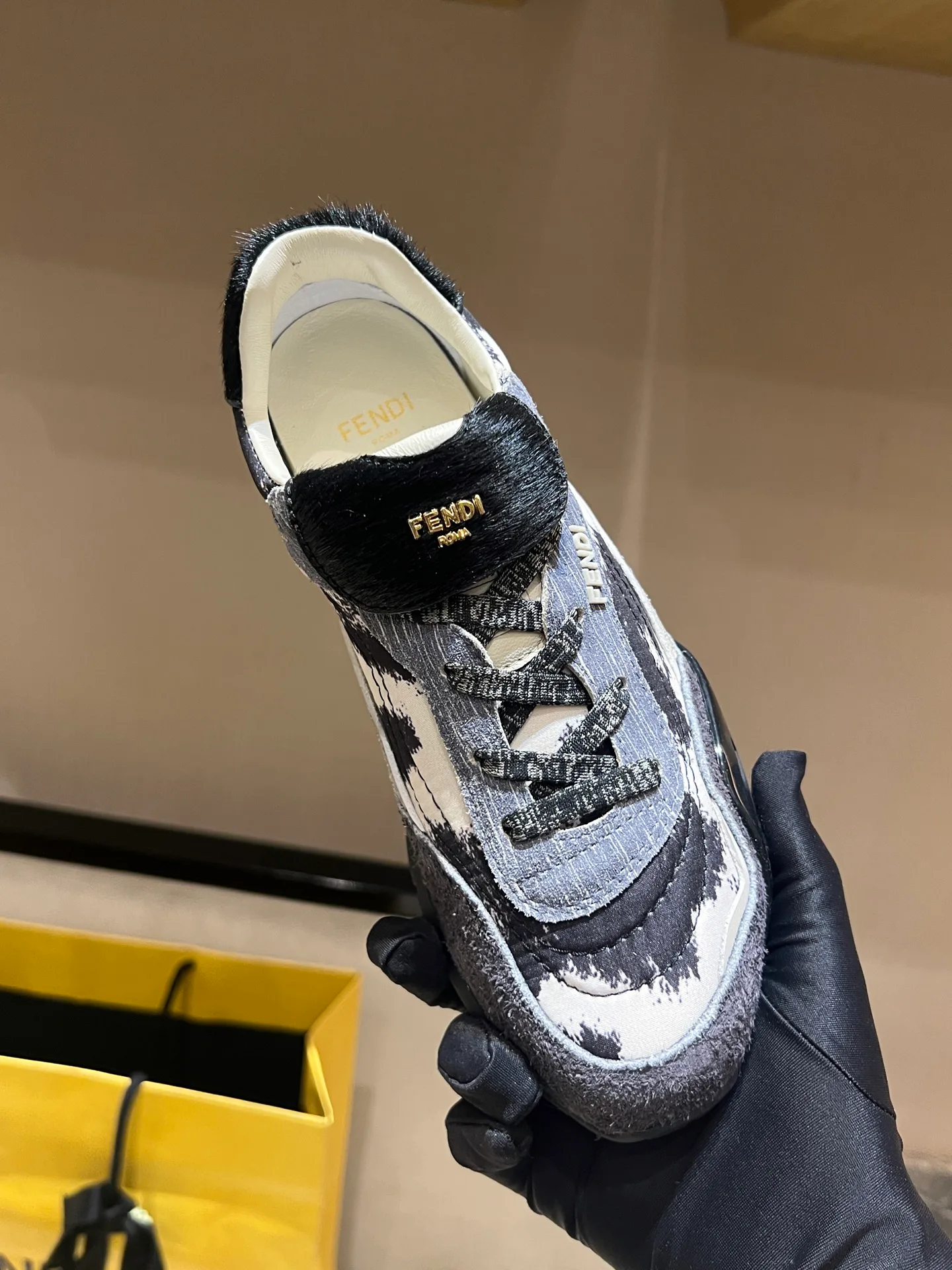 Кроссовки Женские Fendi 525942