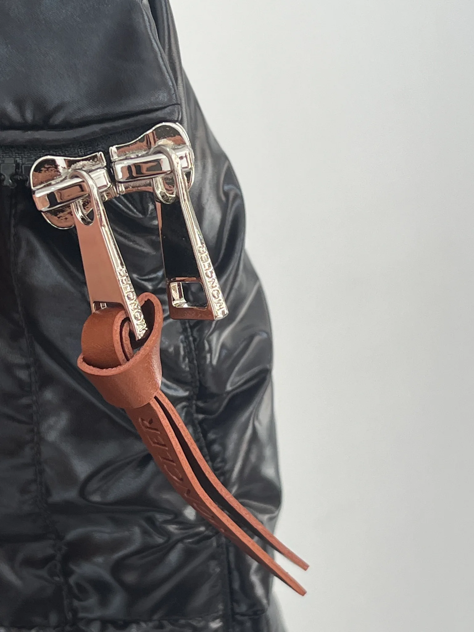 Куртки И Пуховики Женские Moncler 18415617
