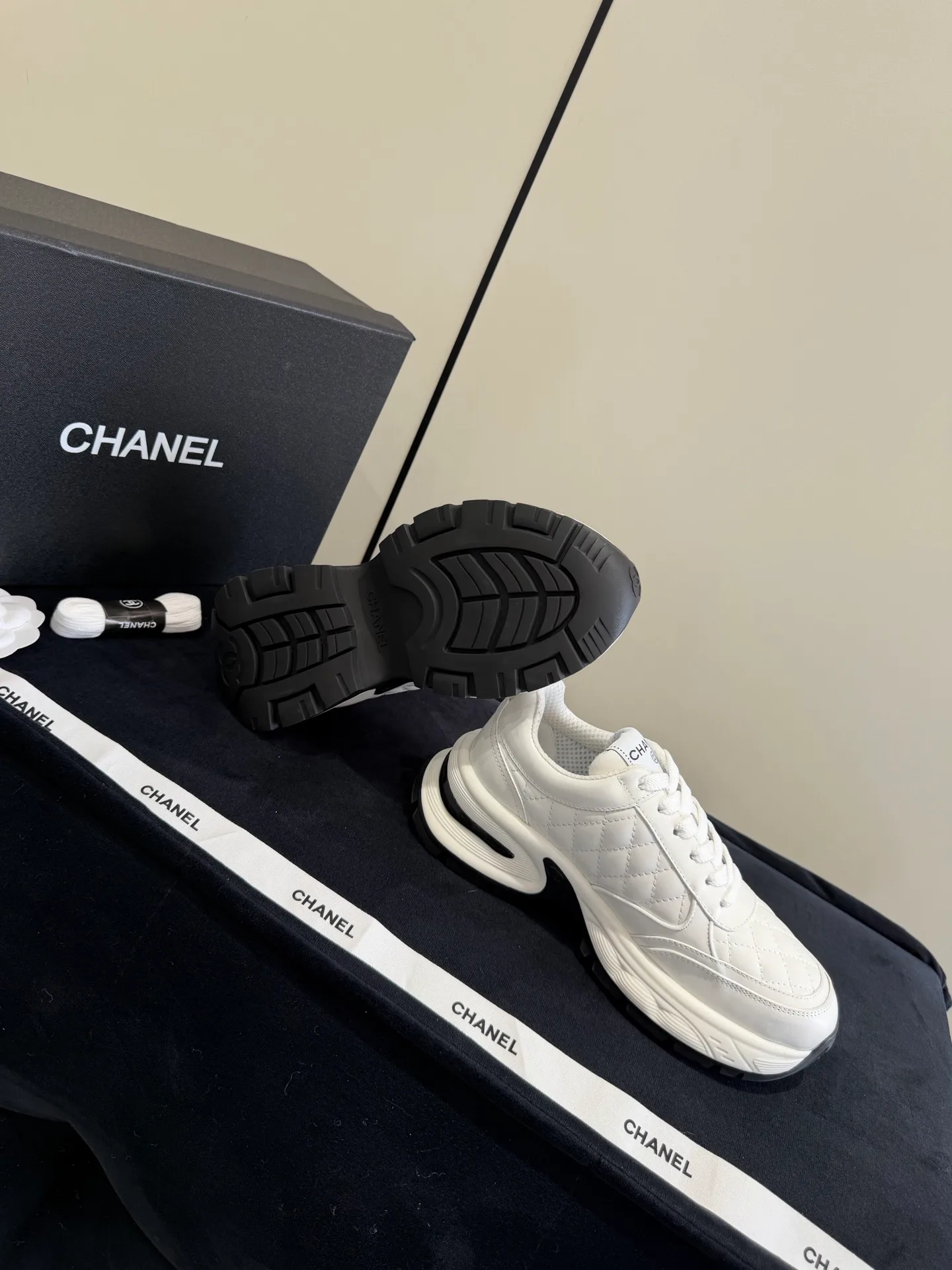 Кроссовки Женские Chanel 19270943