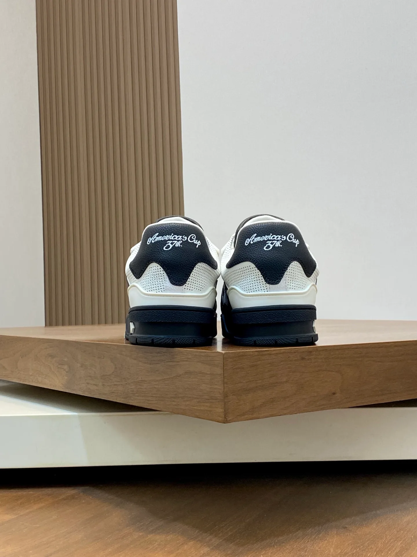 Кроссовки Мужские Louis Vuitton 28598