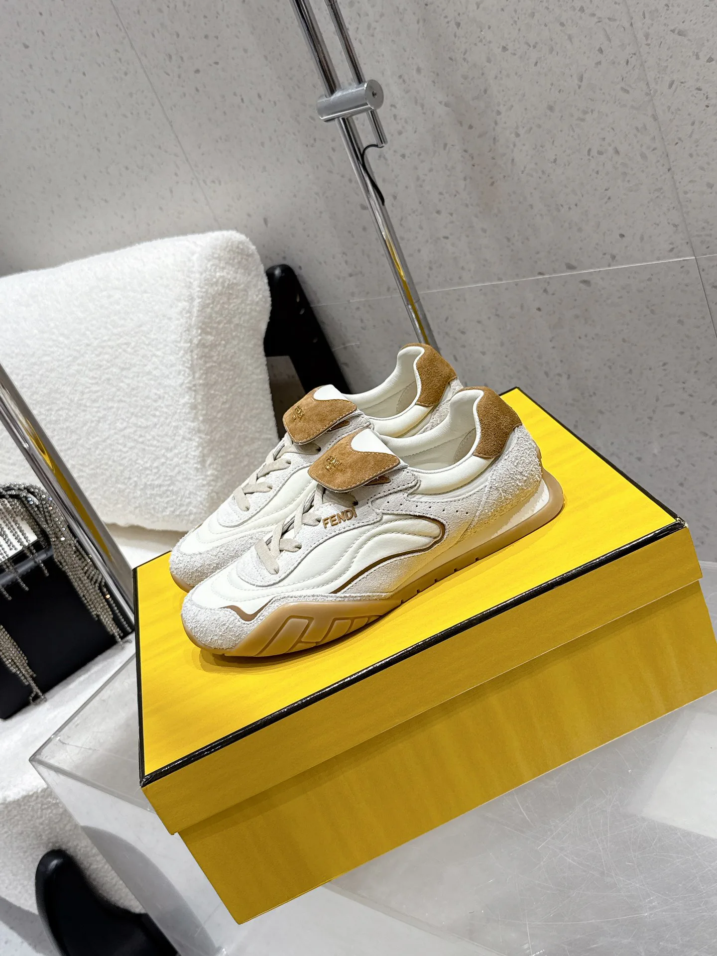 Кроссовки Женские Fendi 13078813