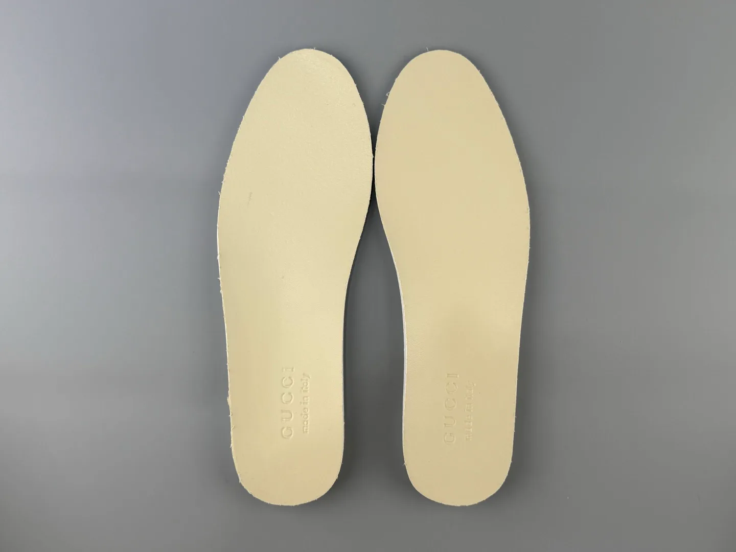 Кроссовки Женские Gucci 18552253