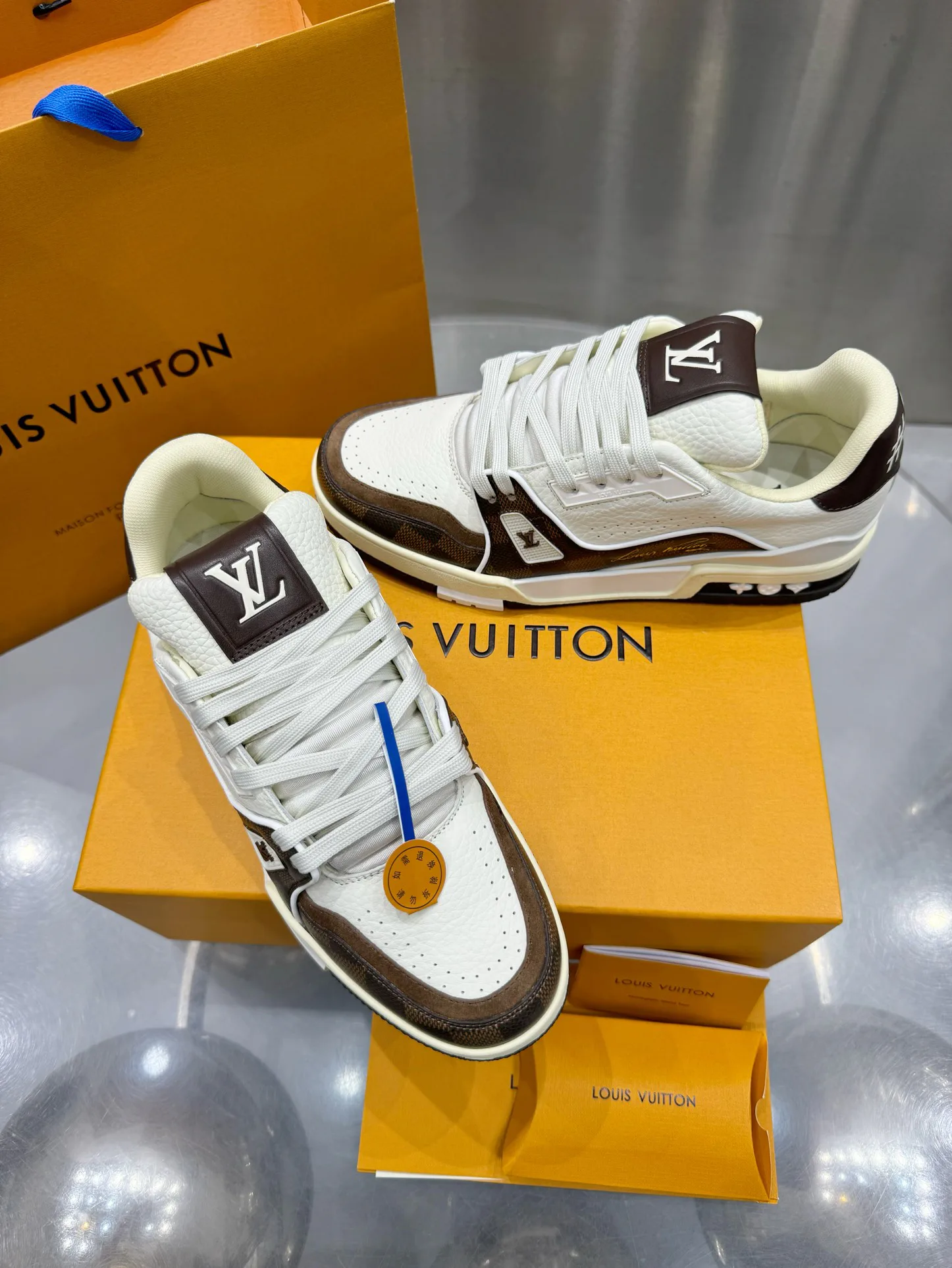 Кроссовки Женские Louis Vuitton 19073372