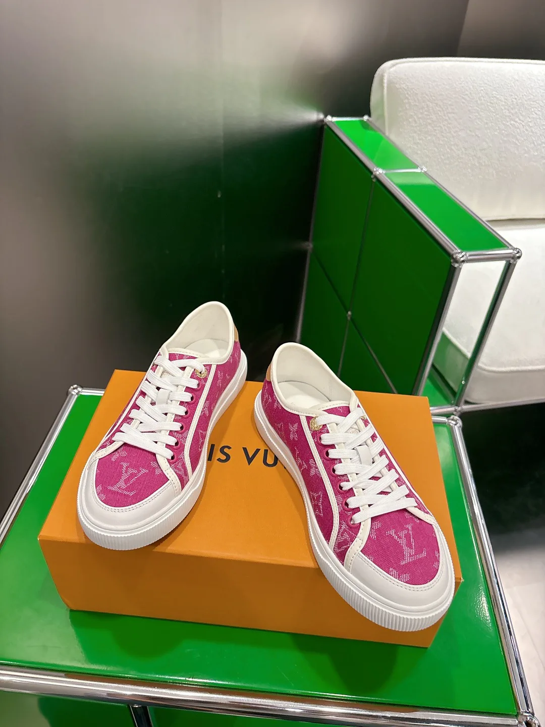 Кроссовки Женские Louis Vuitton 13152711