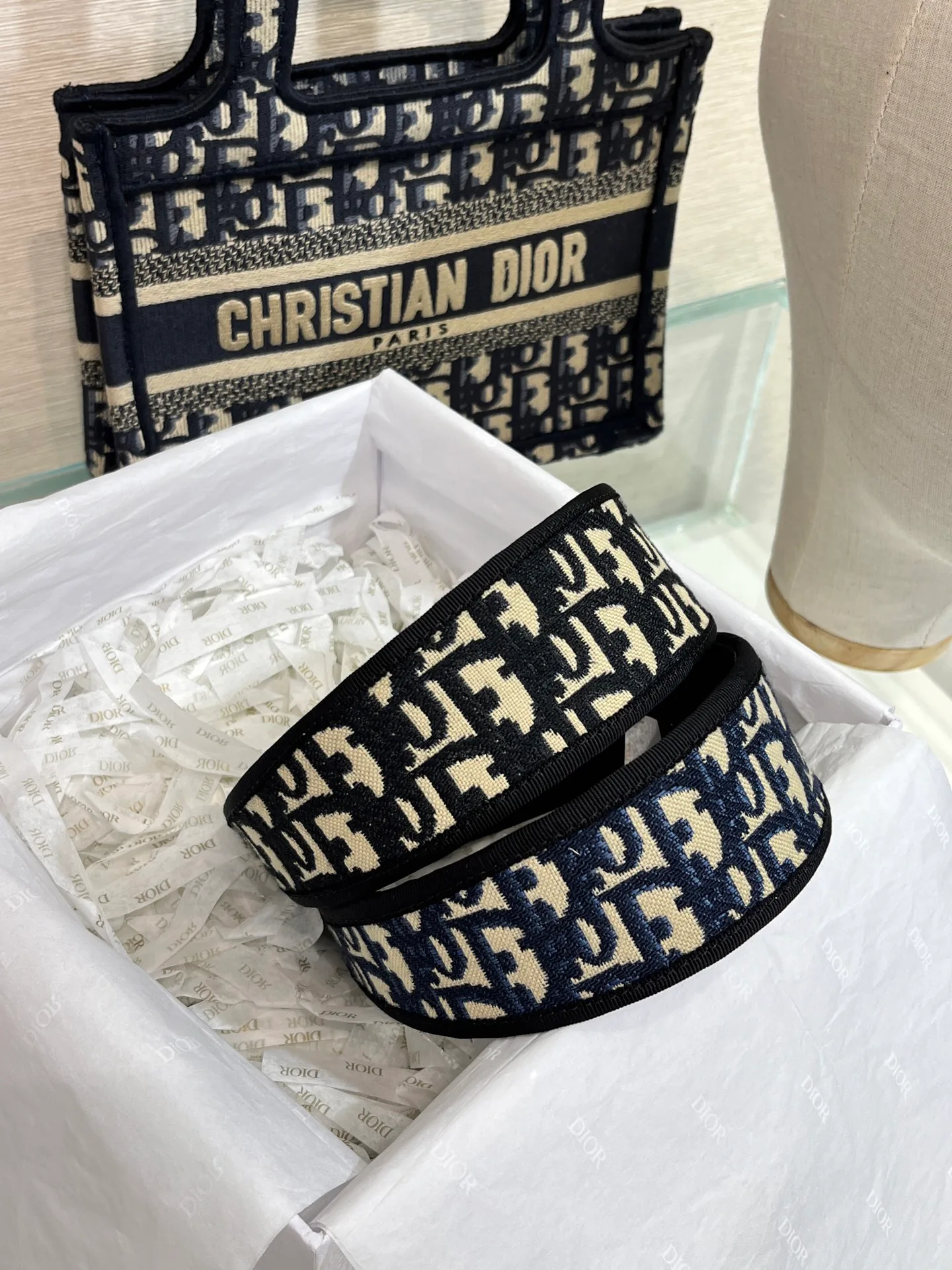 Головные Уборы Christian Dior 11693557