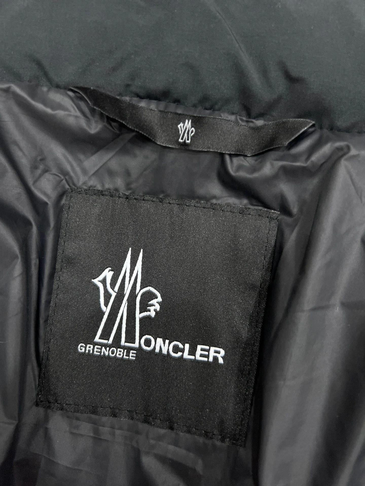Куртки И Пуховики Женские Moncler 17888374