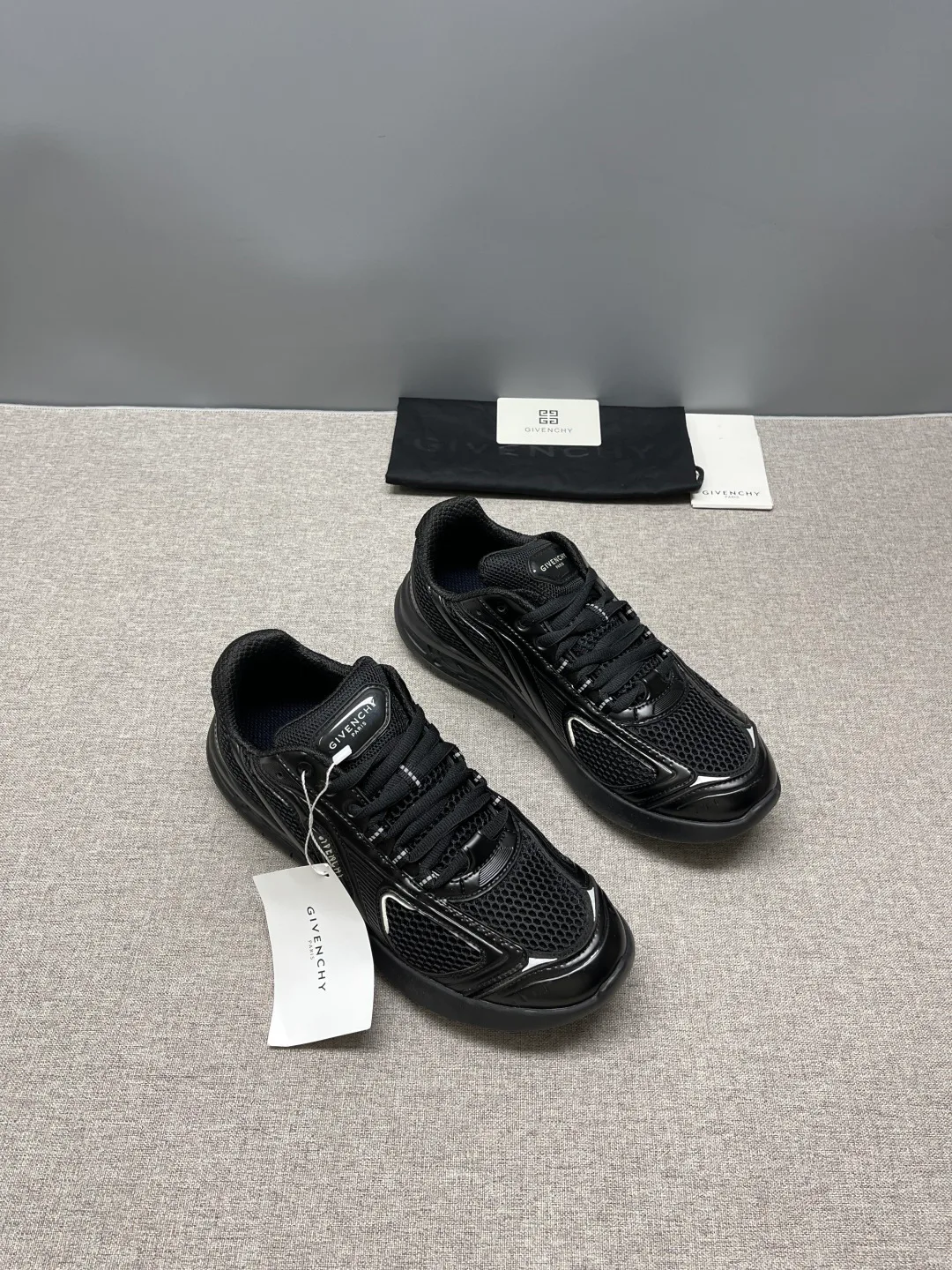 Кроссовки Мужские Givenchy 18934894