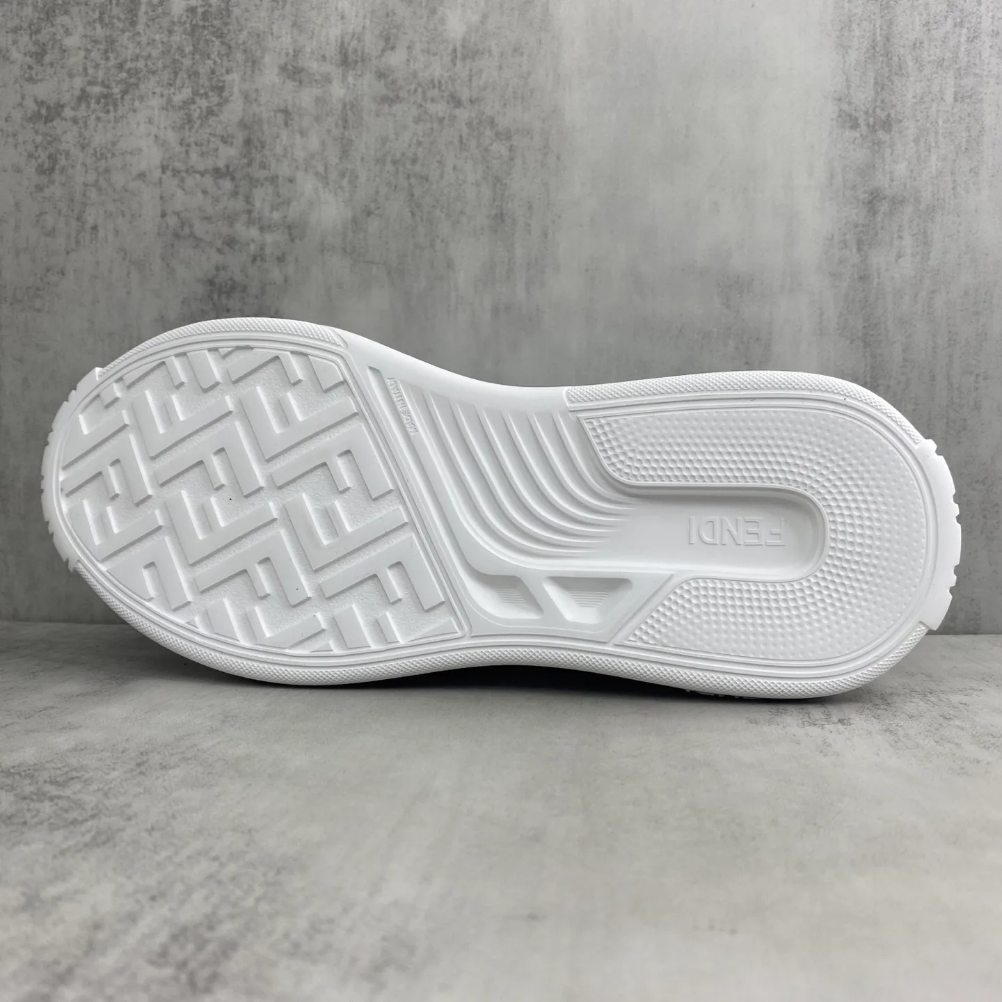 Кроссовки Мужские Fendi 275351