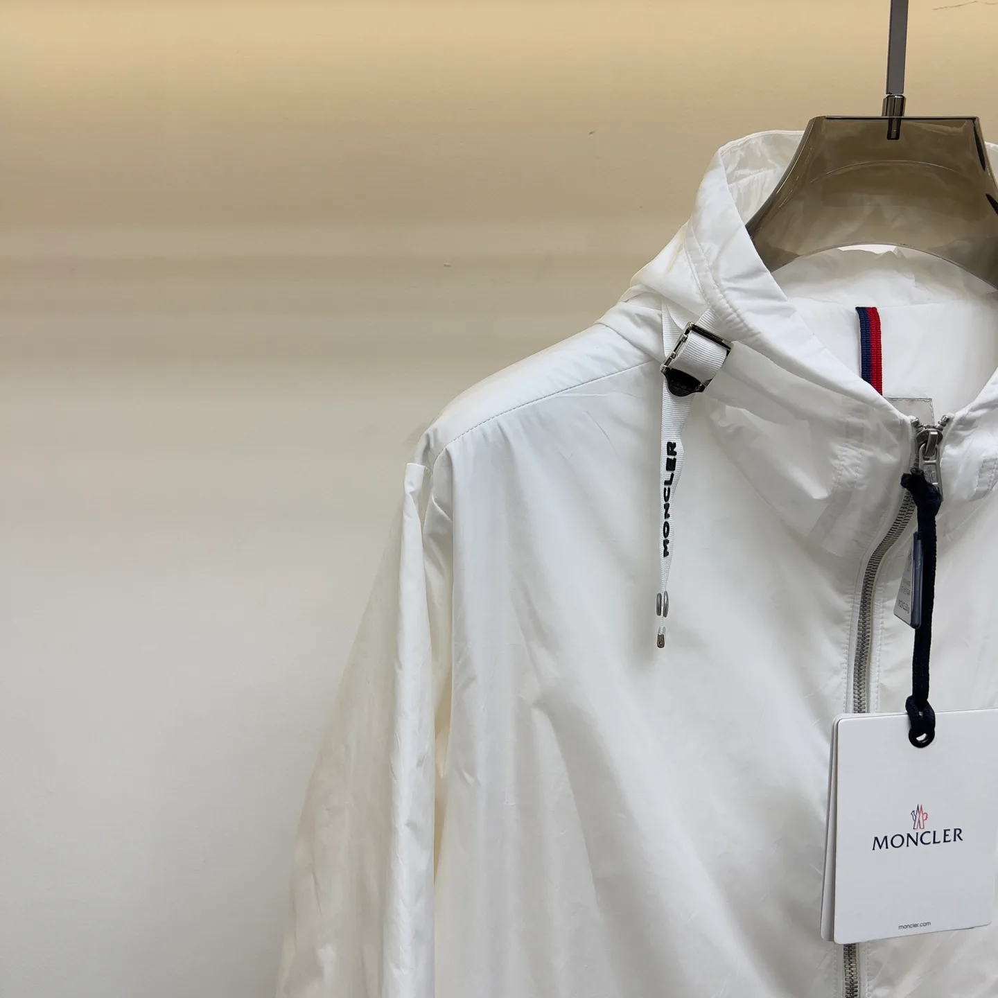 Куртки И Пуховики Женские Moncler 17340714