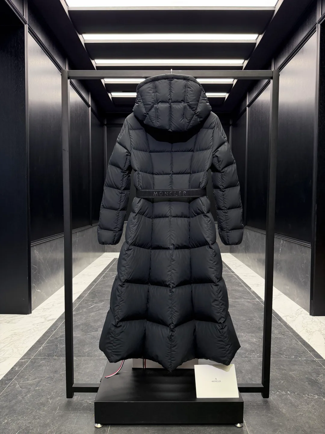 Куртки И Пуховики Женские Moncler 19080357