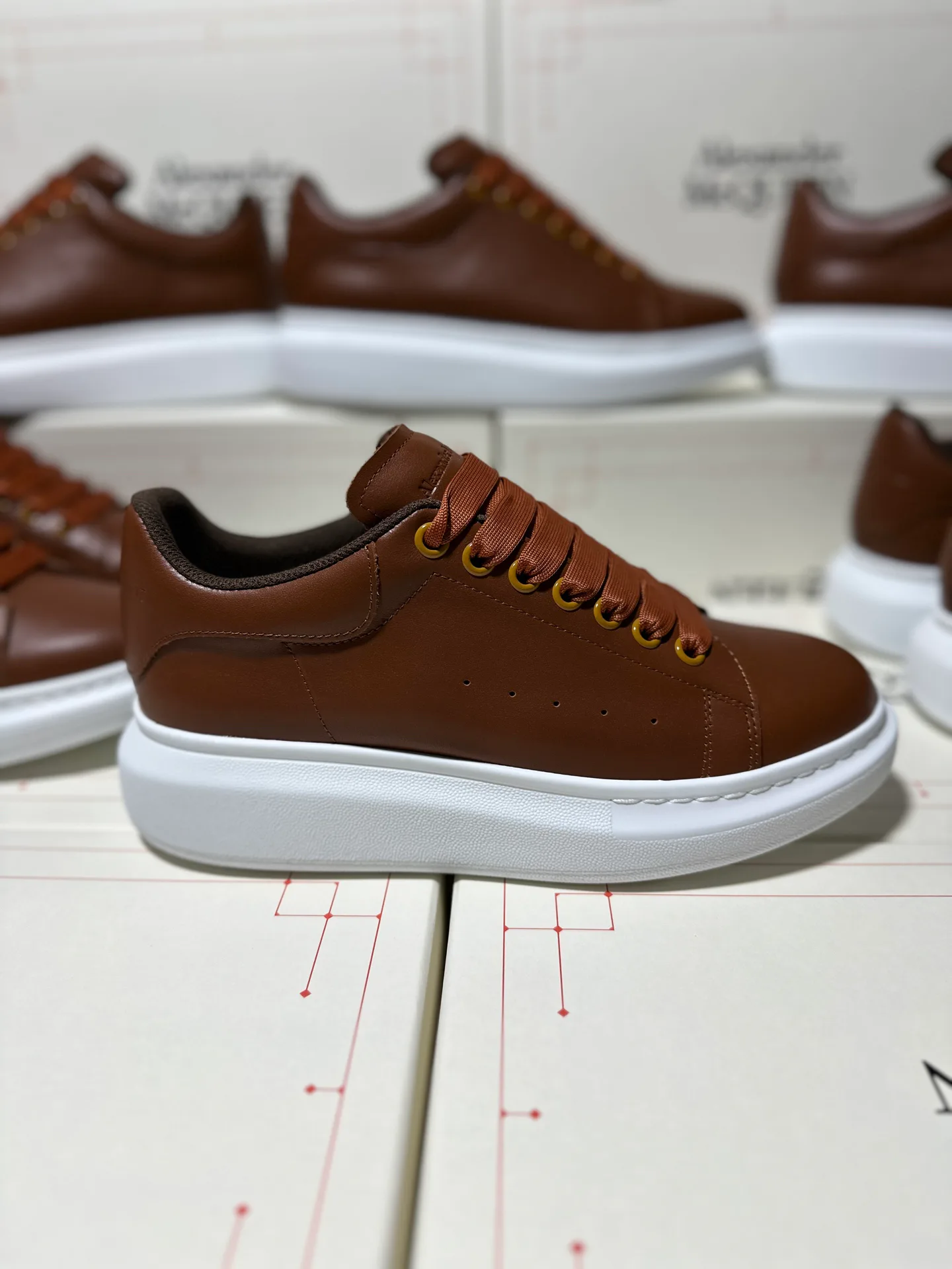 Кроссовки Женские Alexander Mcqueen 18616782