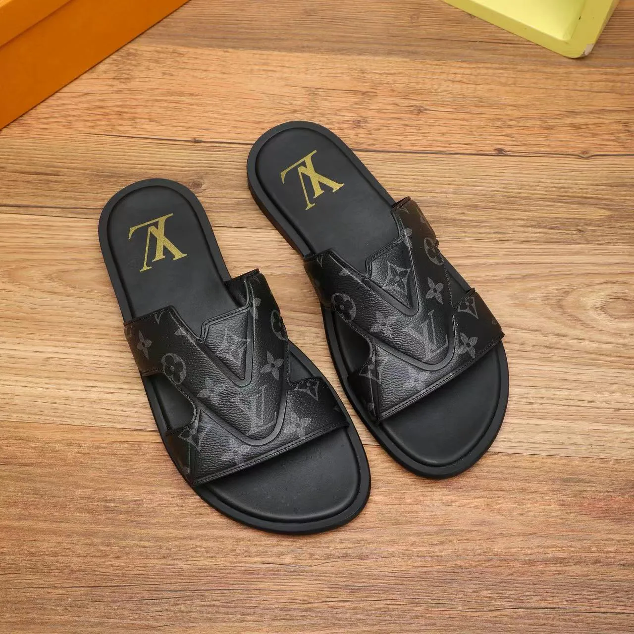 Шлепанцы Мужские Louis Vuitton 25498