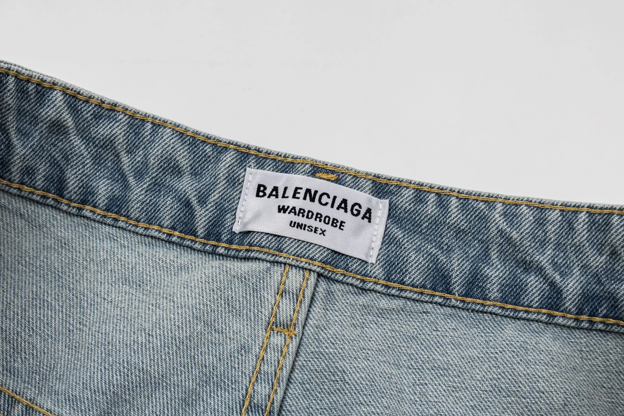 Джинсы Женские Balenciaga 16984047
