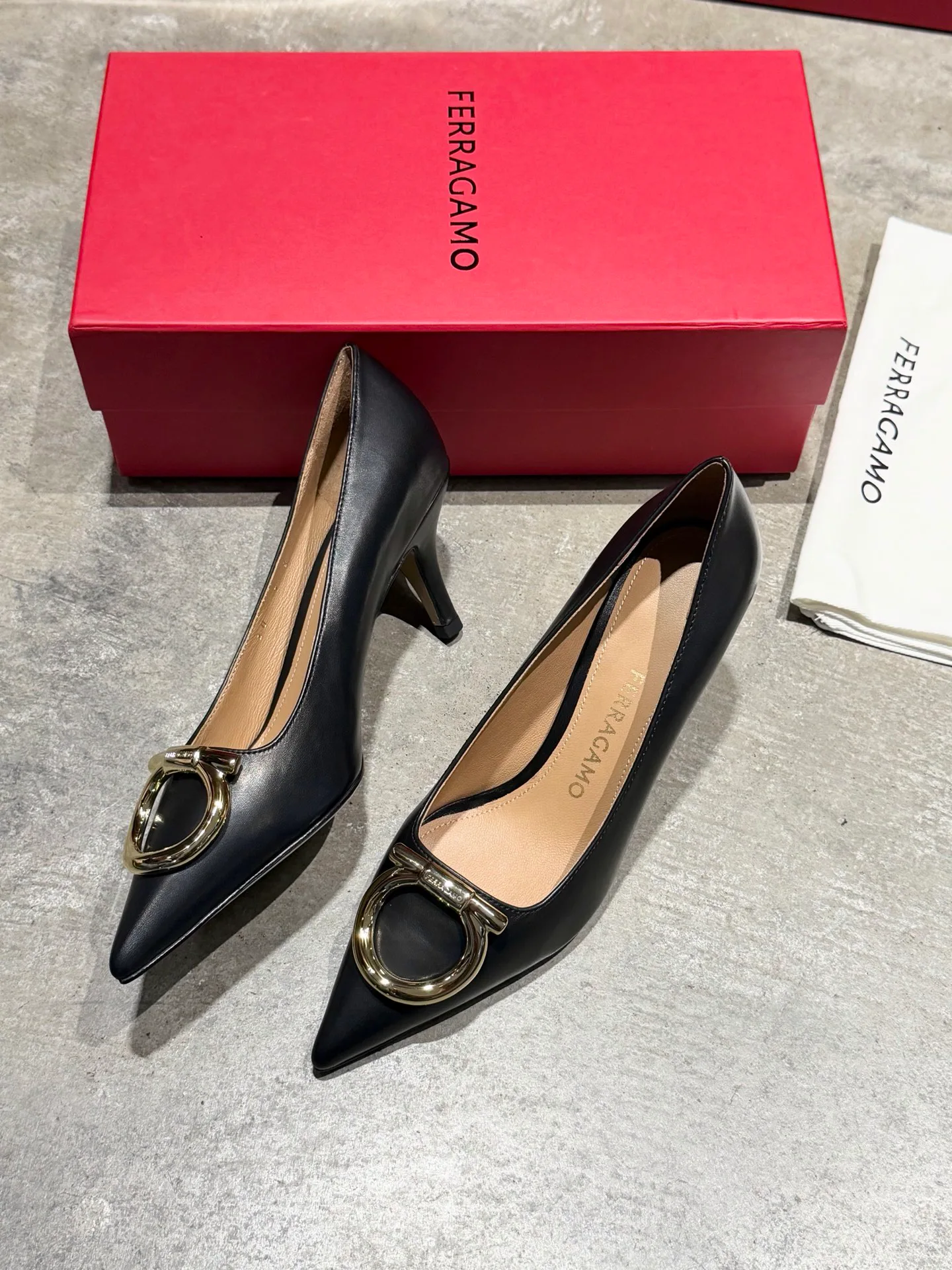 Туфли Женские Salvatore Ferragamo 17897967