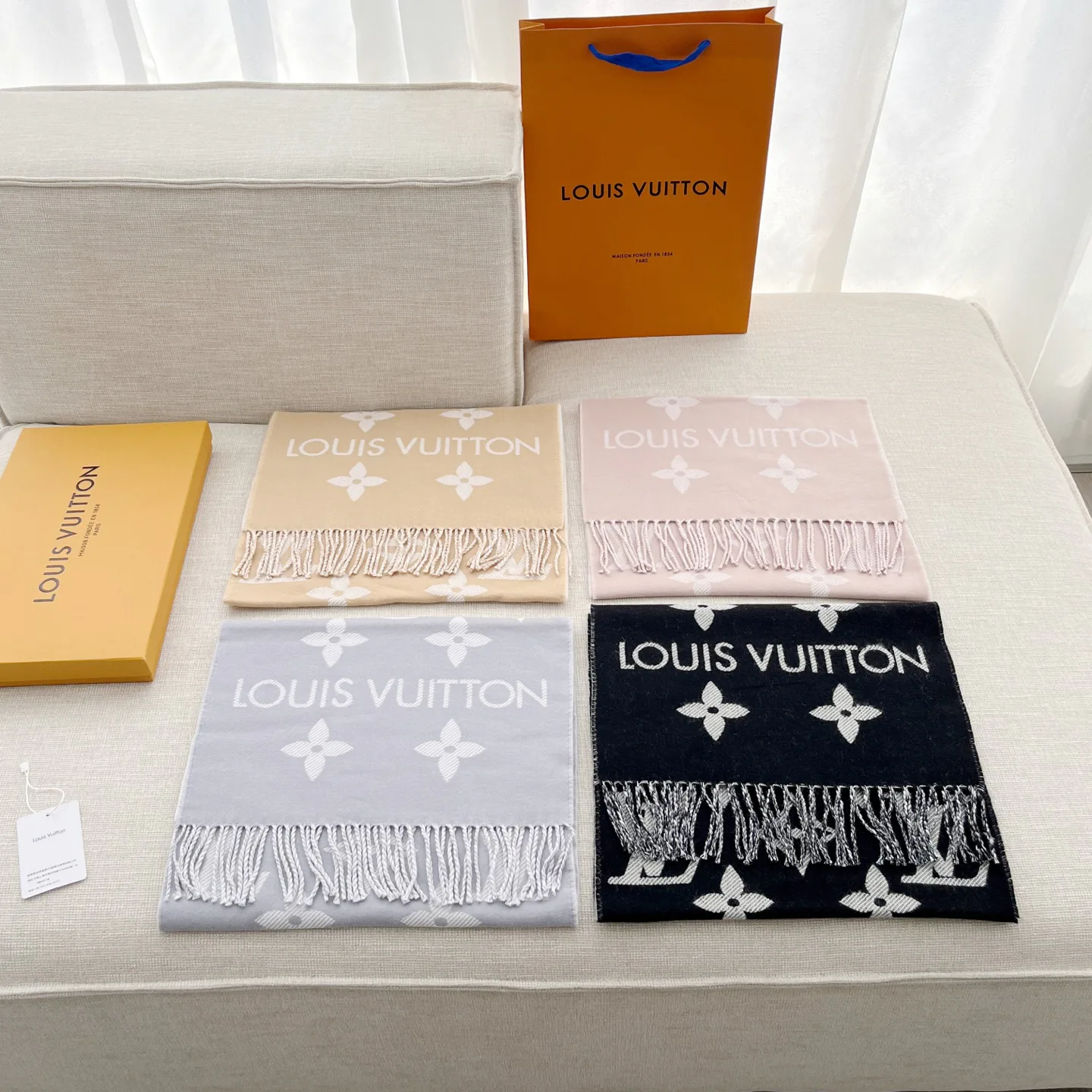 Шарфы Louis Vuitton 1326113