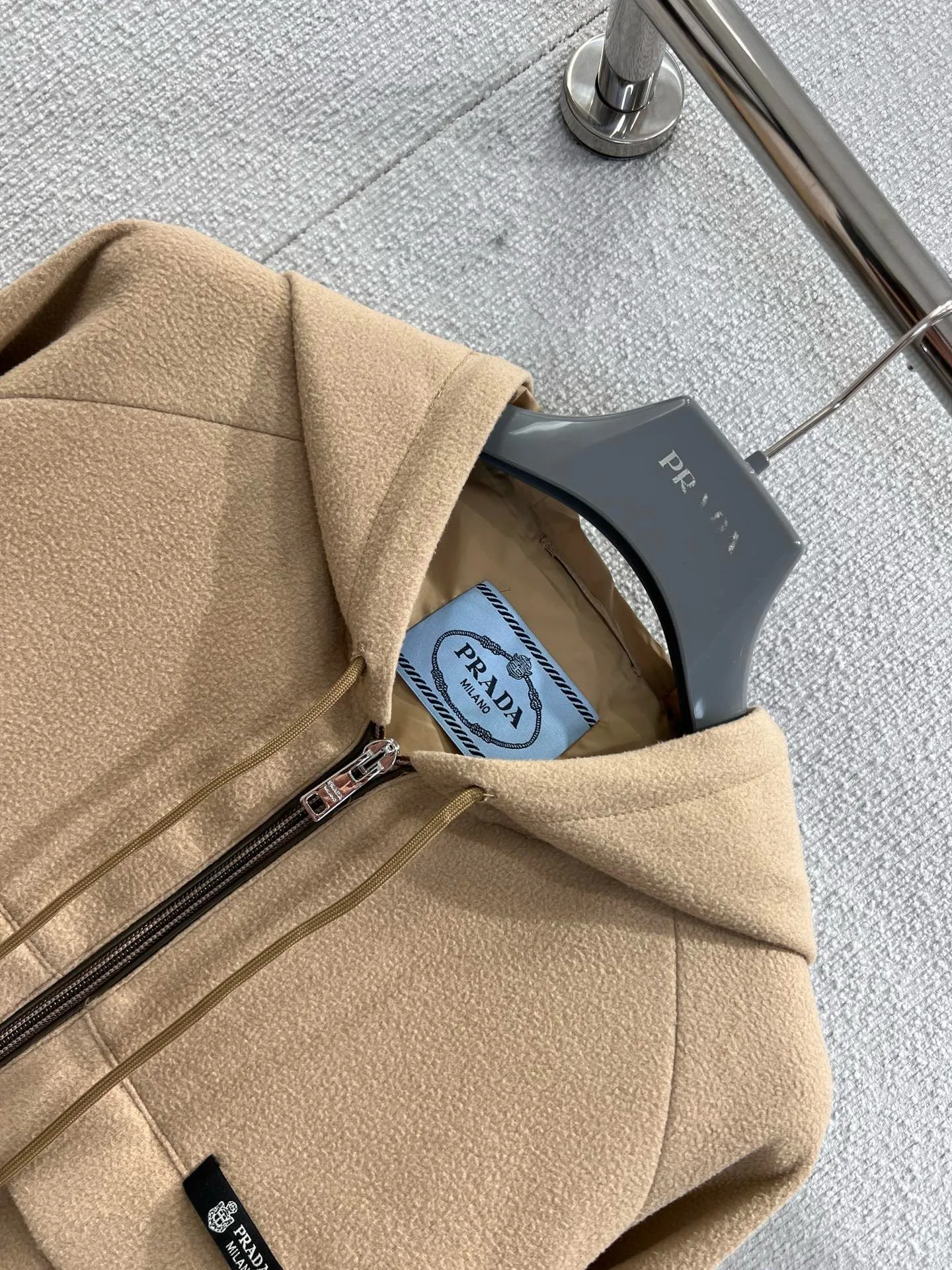 Куртки И Пуховики Женские Prada 18141085