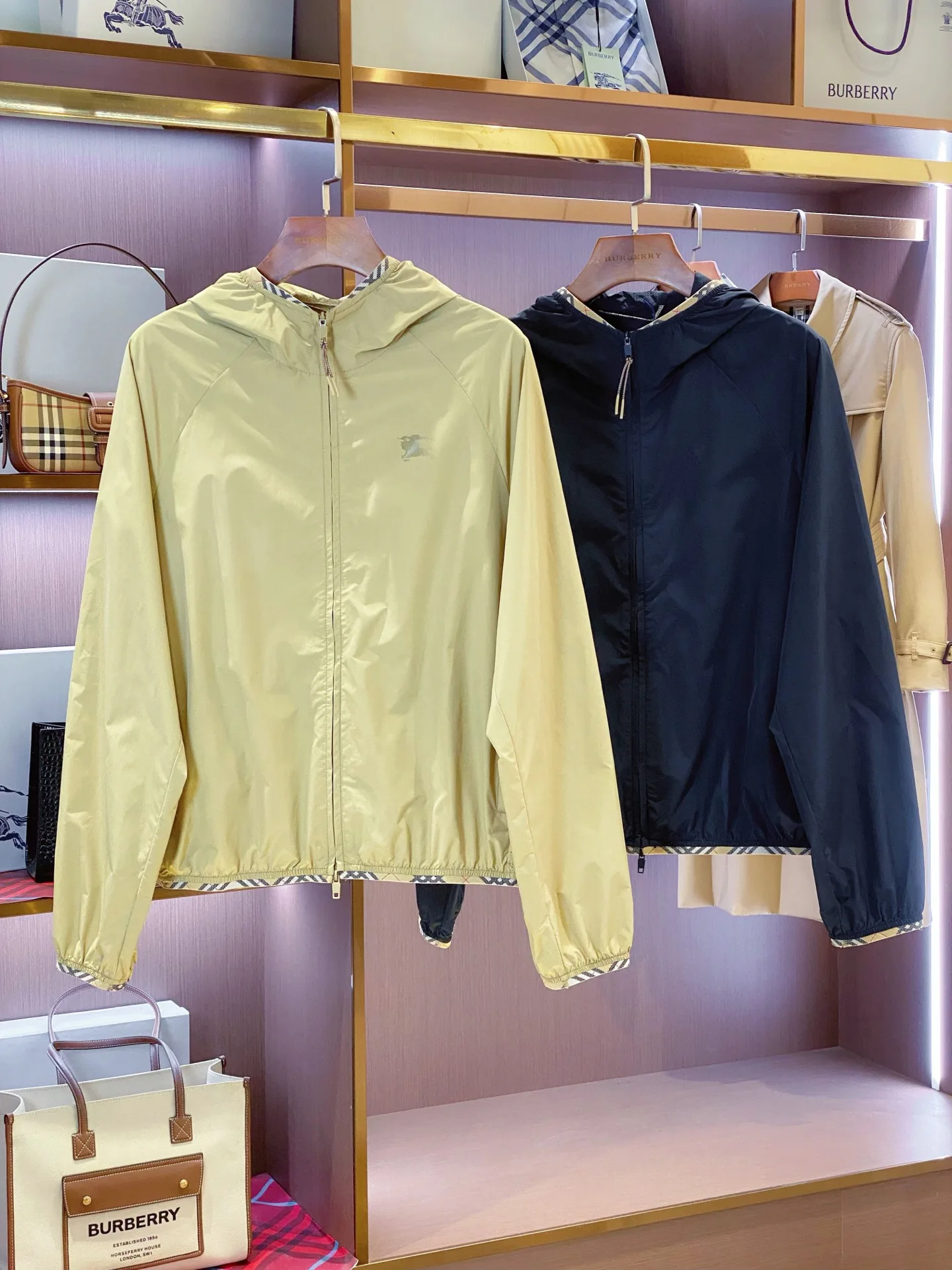 Куртки И Пуховики Женские Burberry 18206388