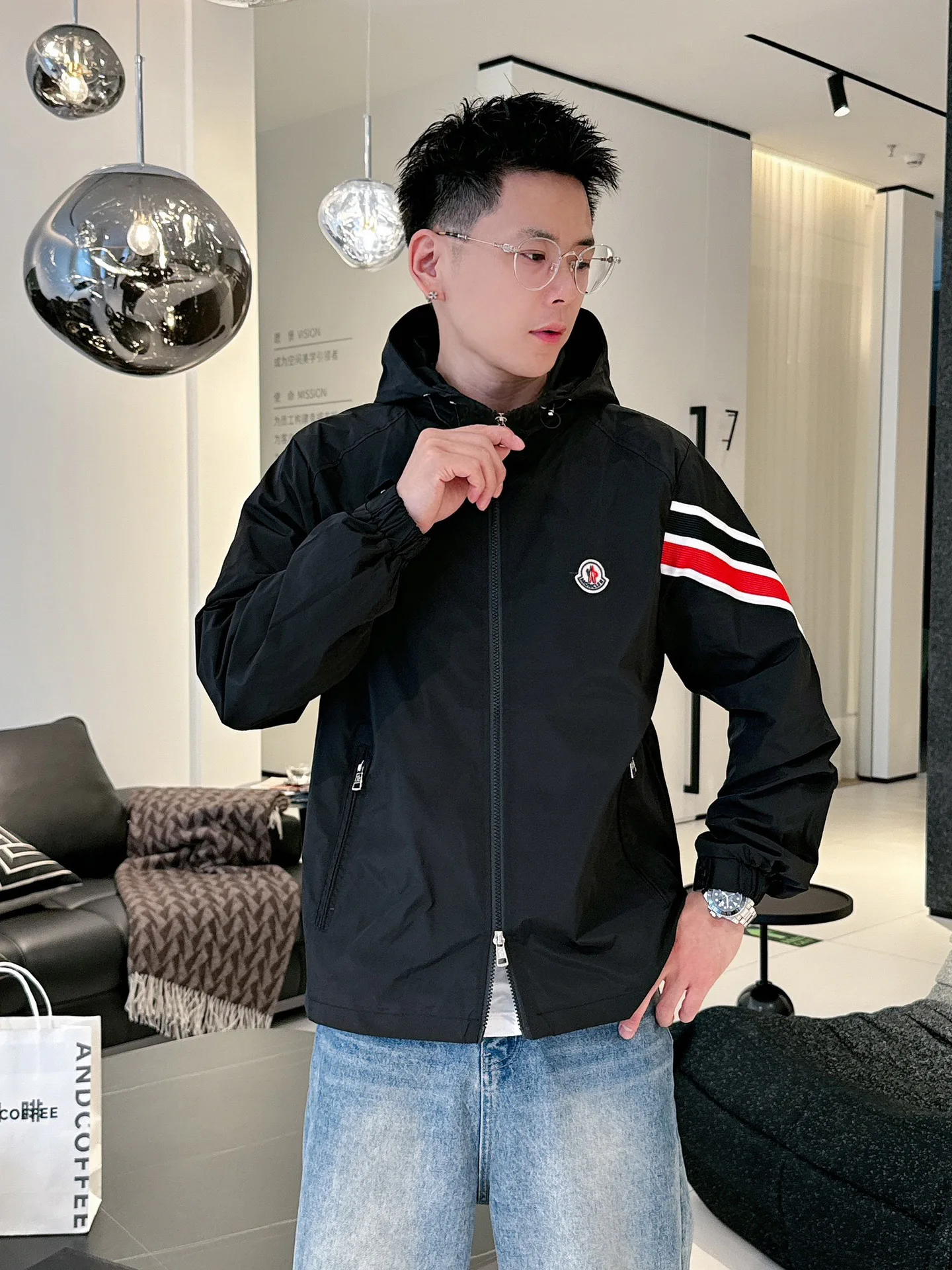 Куртки И Пуховики Мужские Moncler 4734122