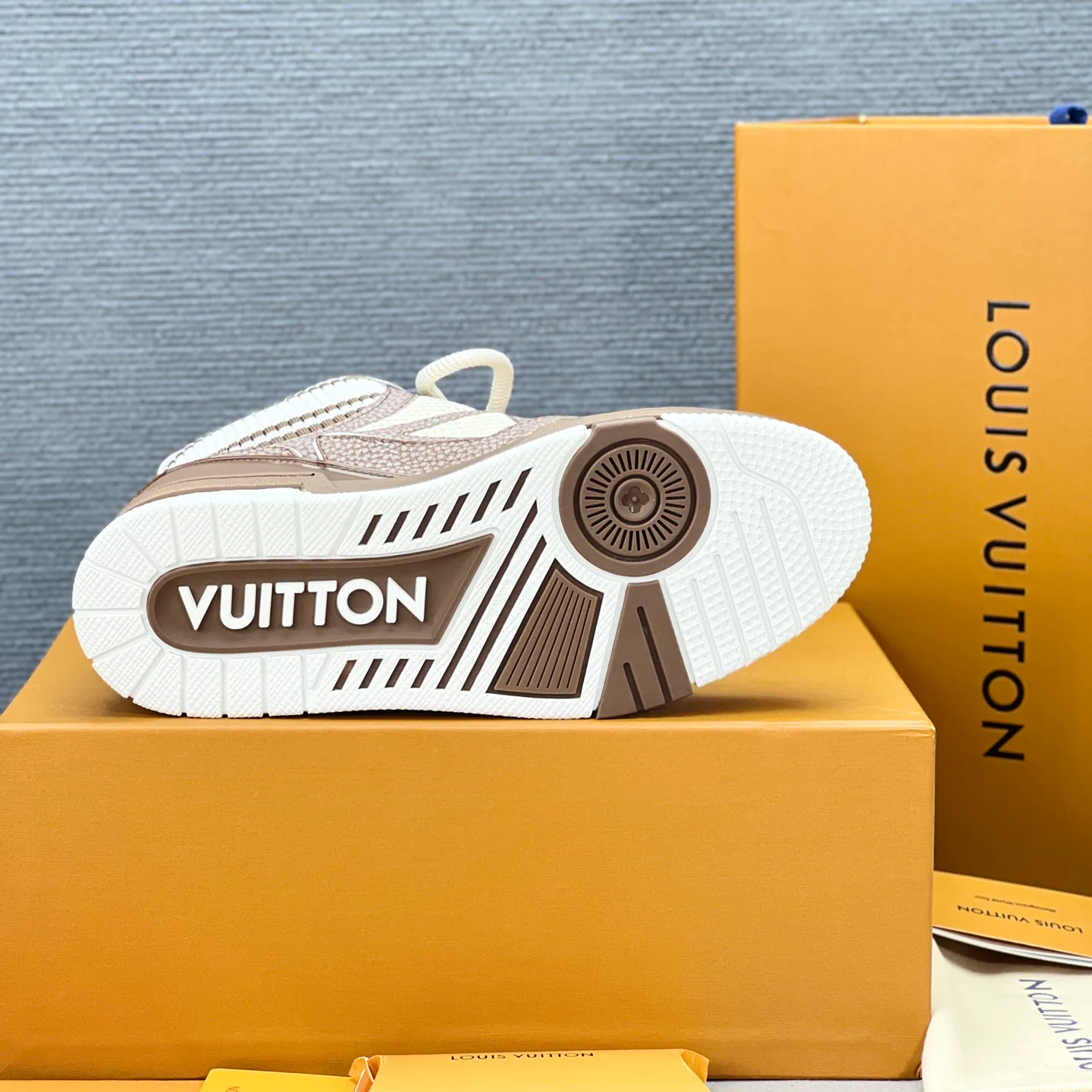 Кроссовки Женские Louis Vuitton 20081035
