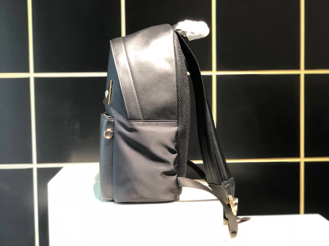 Рюкзаки Женские Fendi 13546262