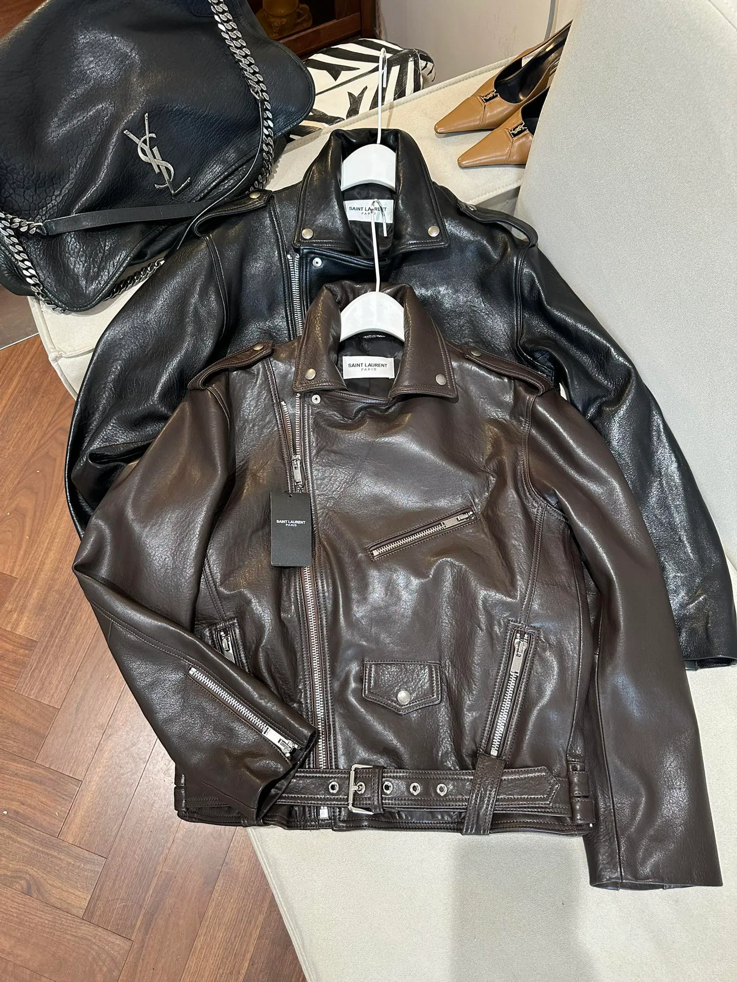Кожаные Куртки И Дублёнки Женские Saint Laurent 11679688