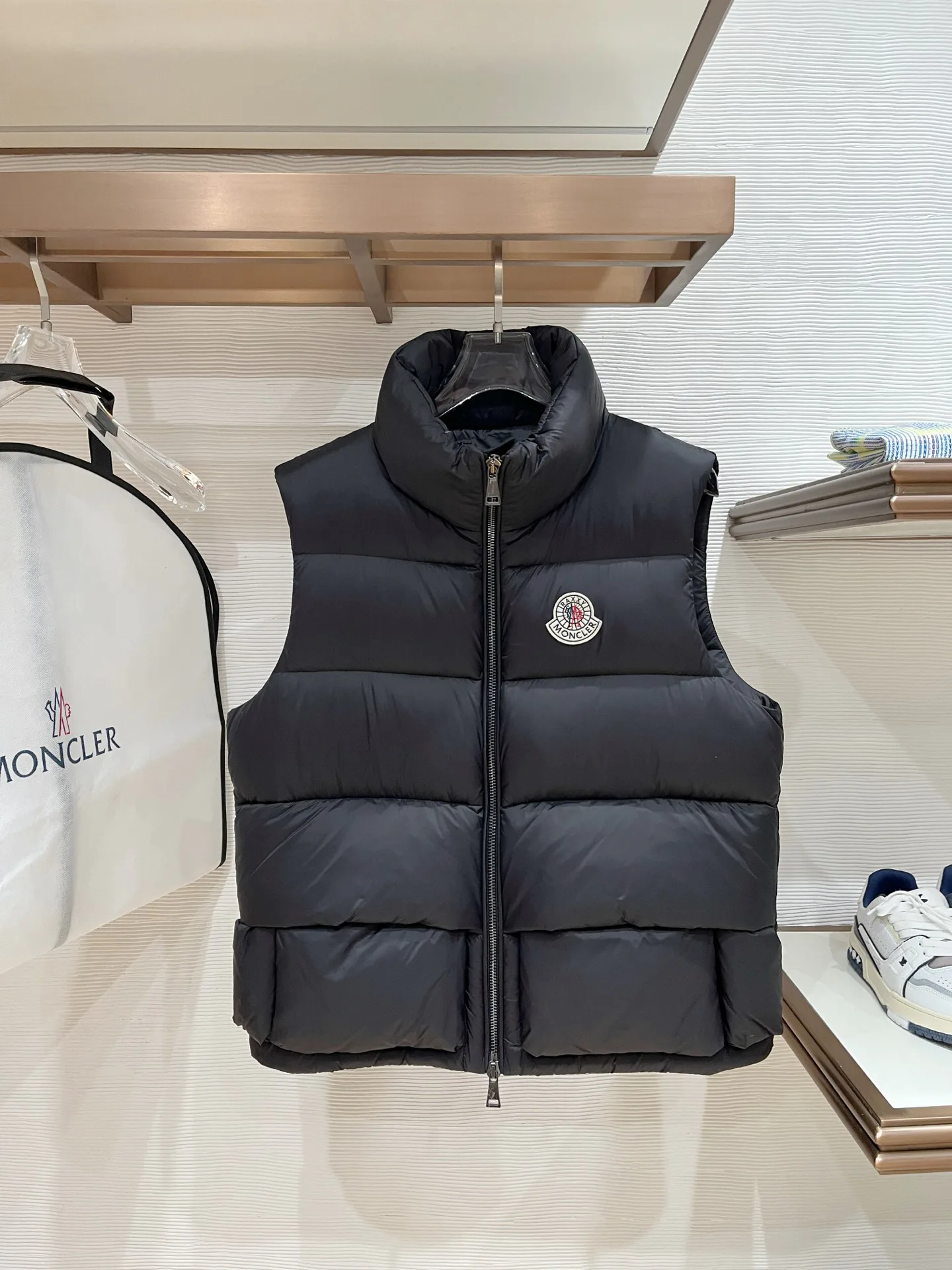 Жилеты Женские Moncler 18639708