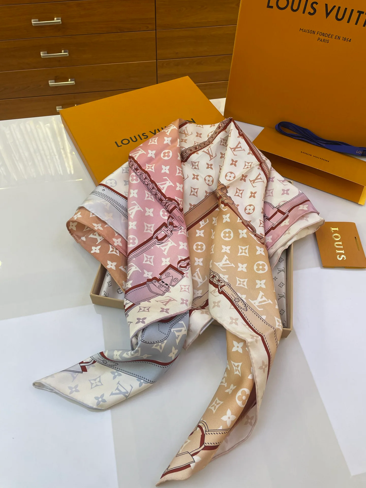 Шарфы Louis Vuitton 6645280