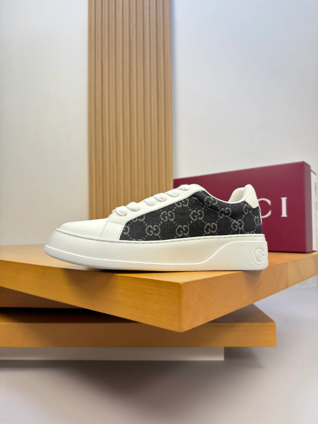 Кроссовки Женские Gucci 18781752