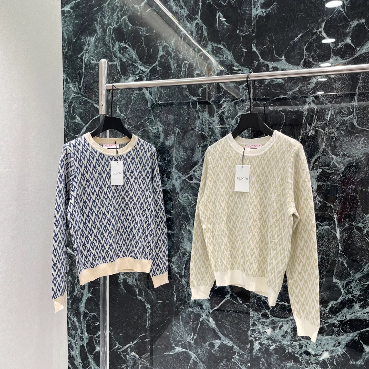 Джемперы И Свитеры Женские Valentino 18308234