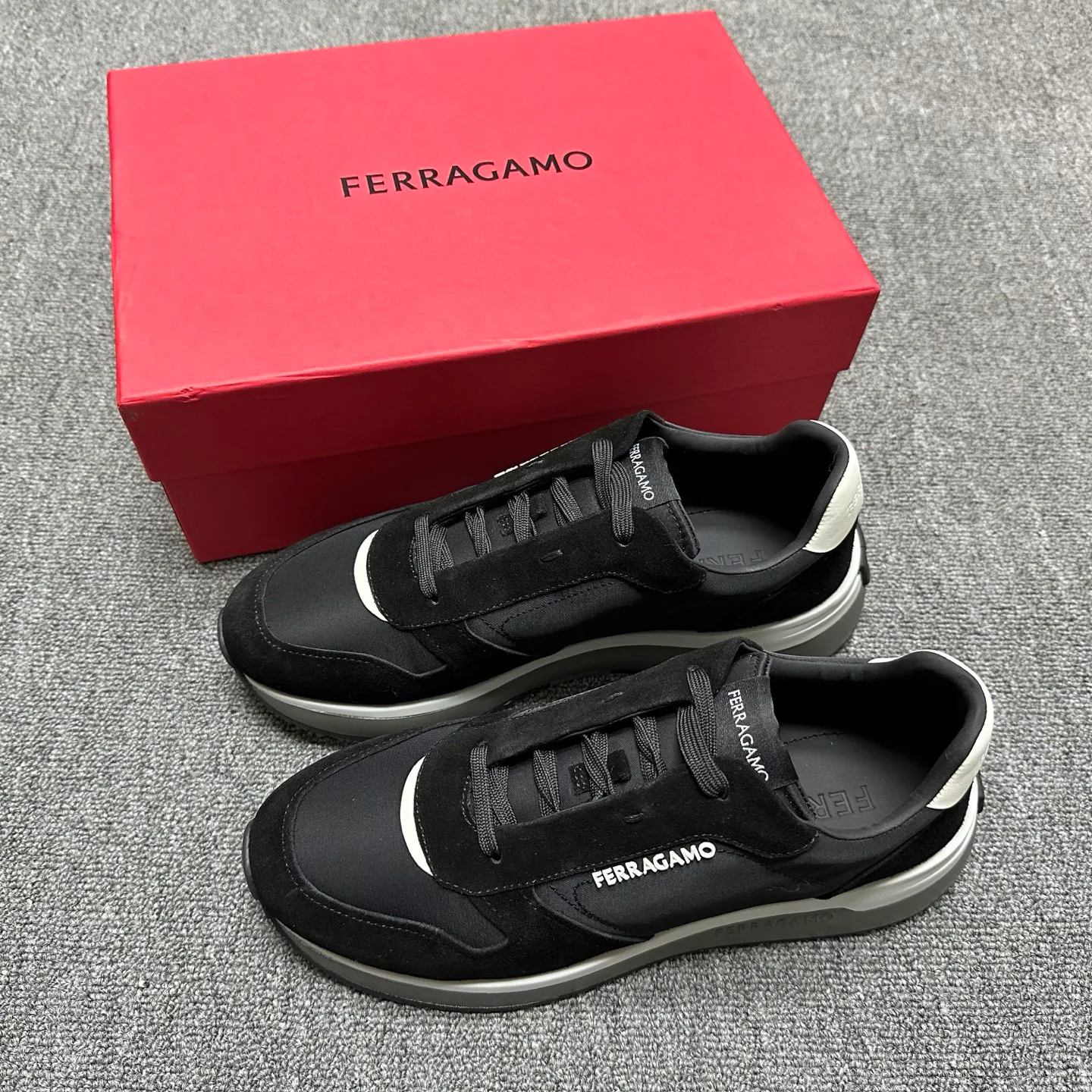 Кроссовки Мужские Salvatore Ferragamo 243005