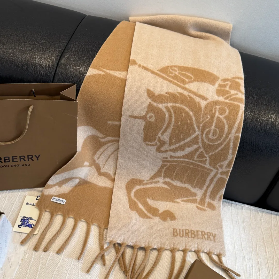 Шарфы Burberry 18449895