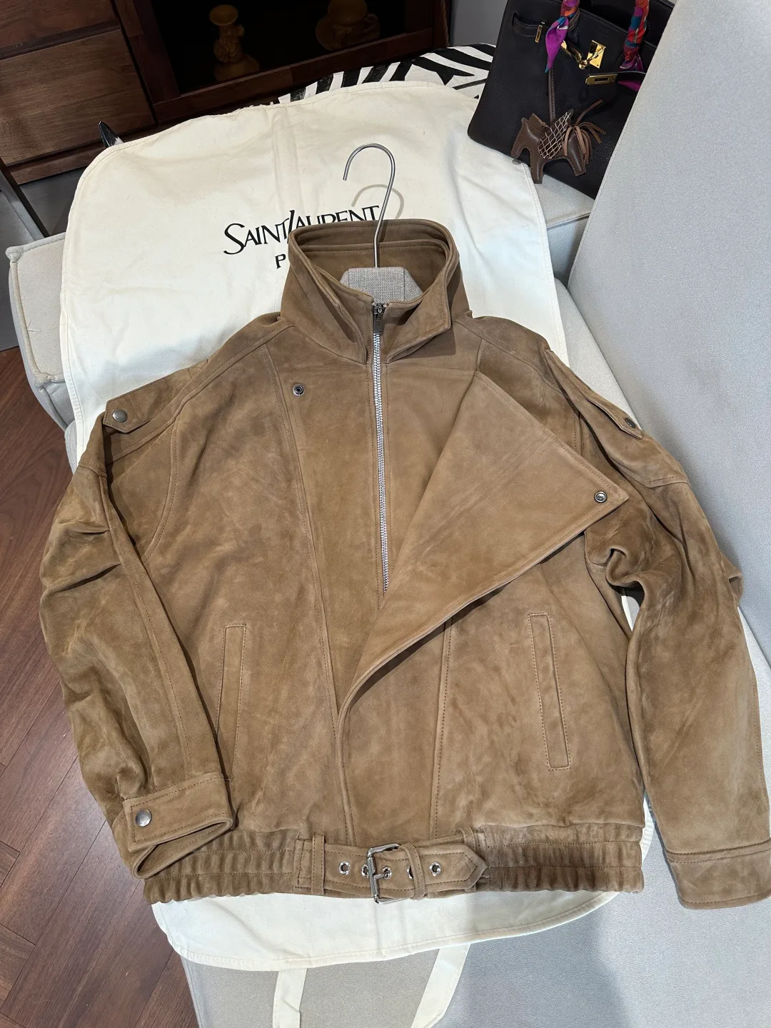 Кожаные Куртки И Дублёнки Женские Saint Laurent 18485358