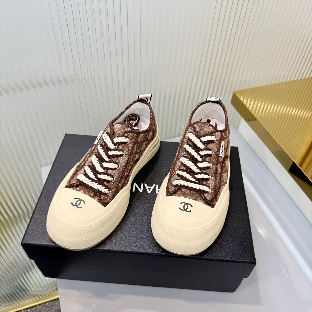 Кроссовки Женские Chanel 18366979