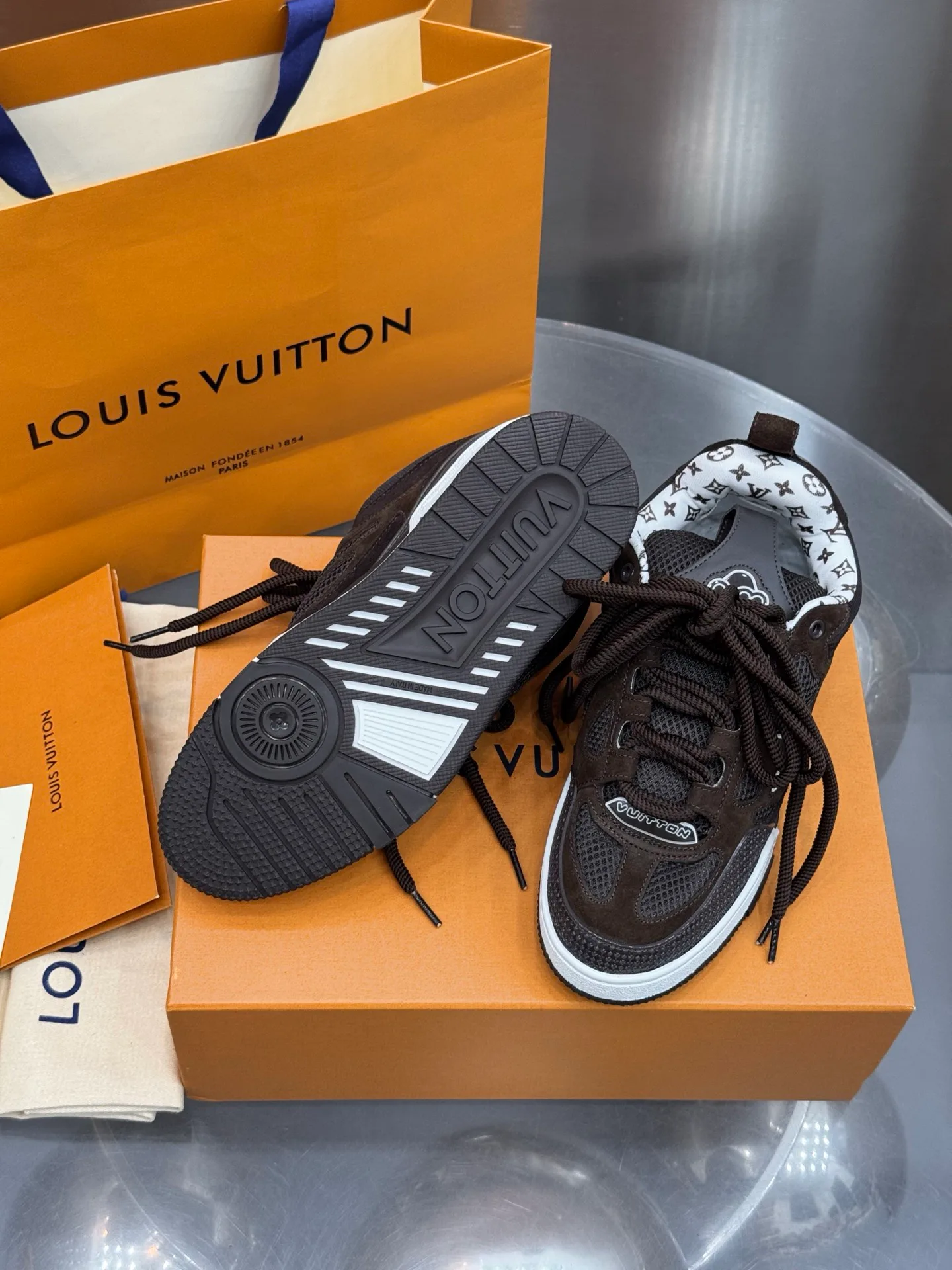 Кроссовки Мужские Louis Vuitton 19073409