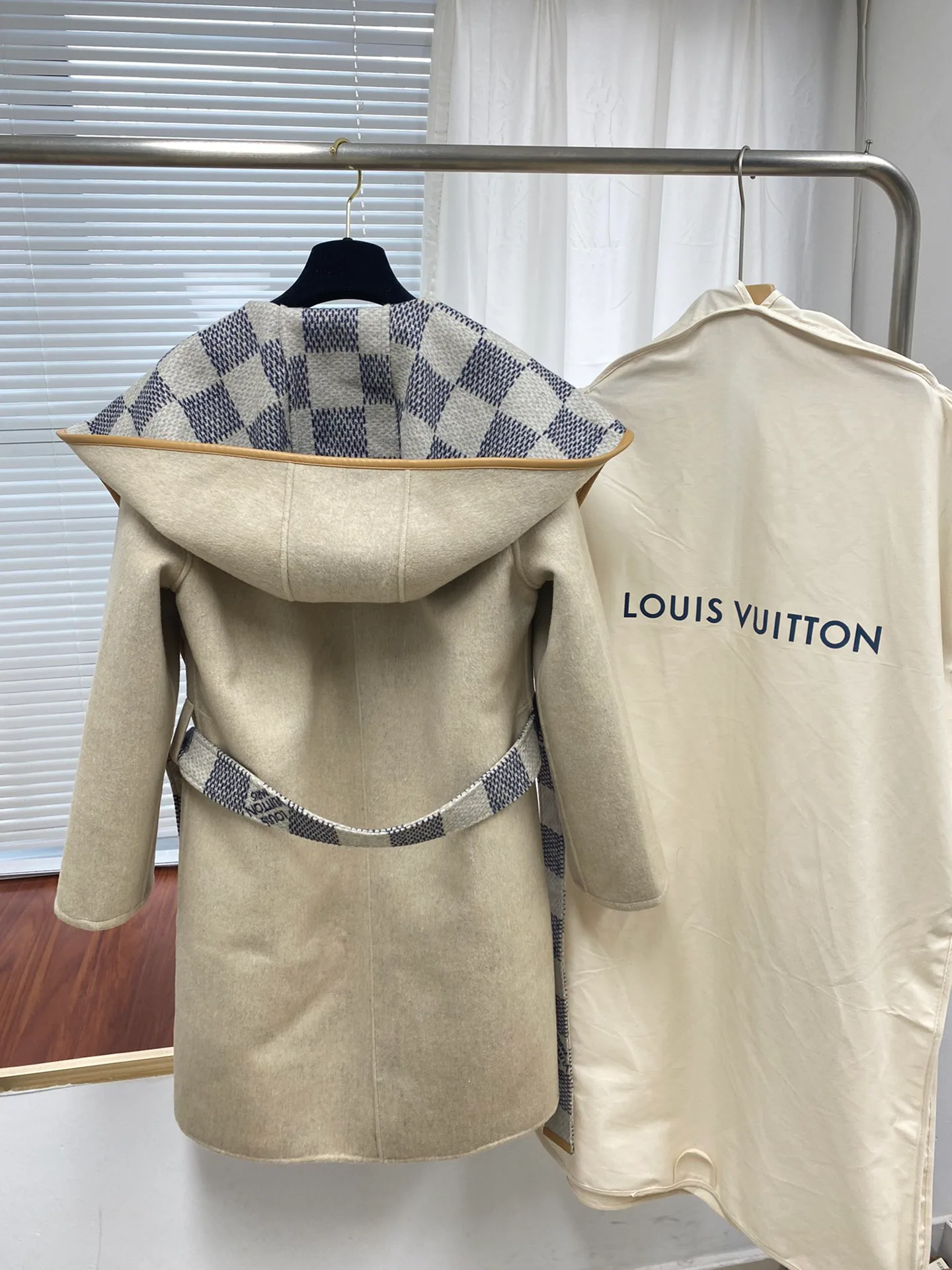 Пальто Женские Louis Vuitton 669820