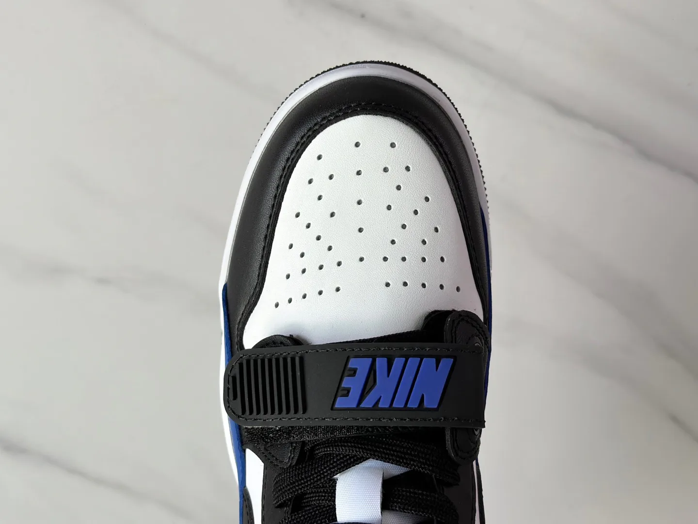 Кроссовки Женские Air Jordan 18780