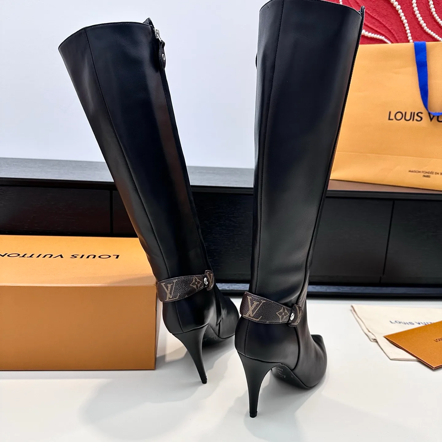 Сапоги Женские Louis Vuitton 19301570